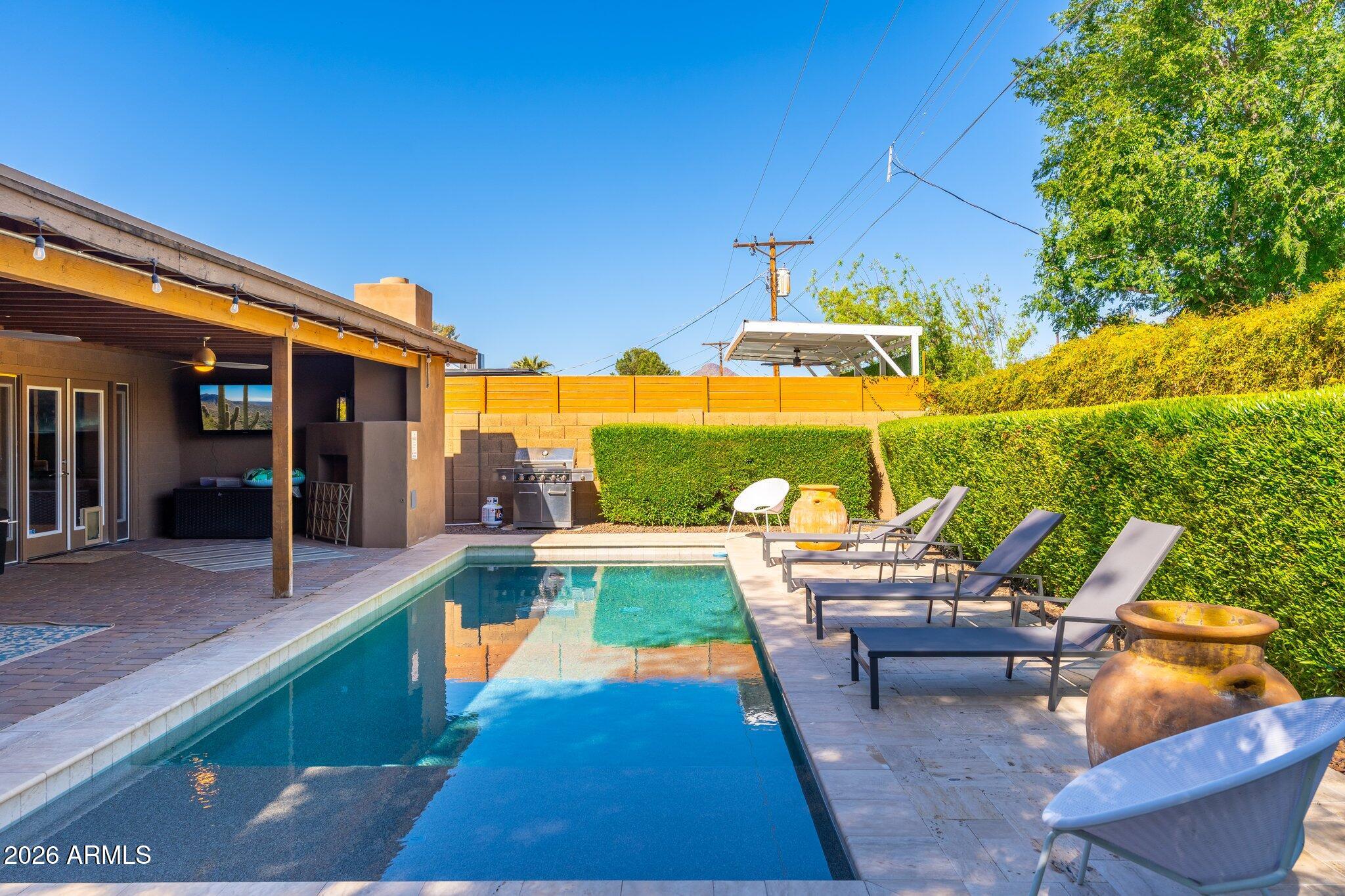 8426 E BONITA Drive