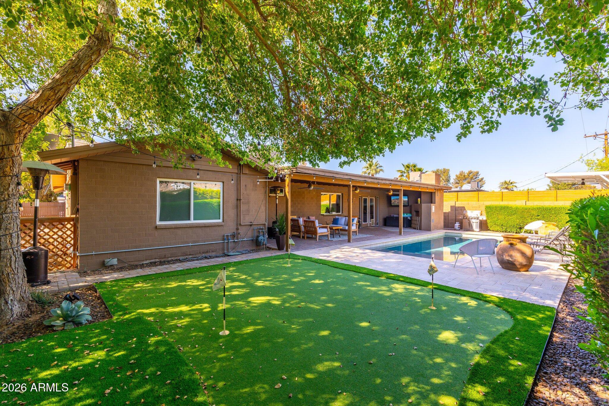 8426 E BONITA Drive