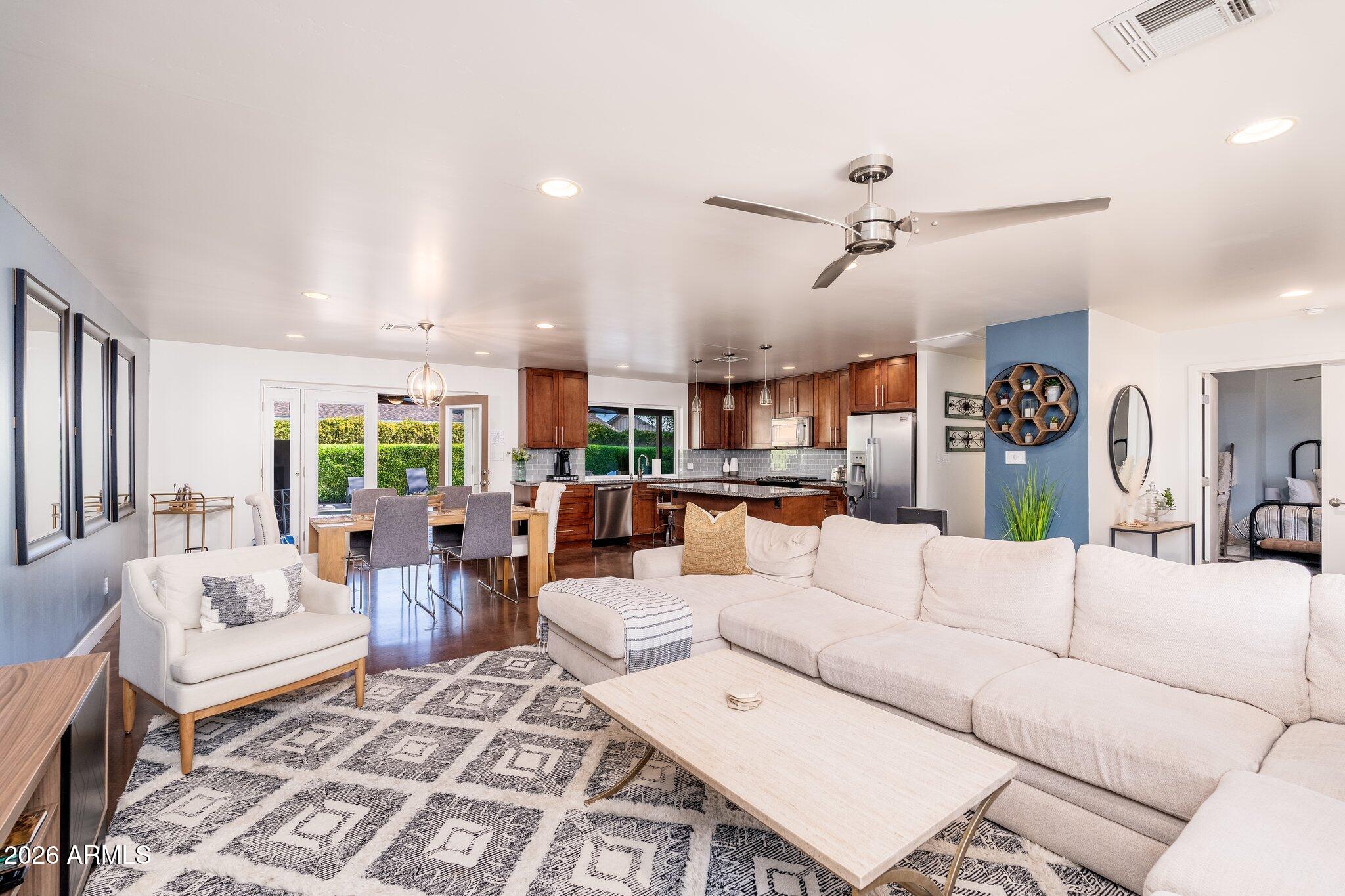 8426 E BONITA Drive
