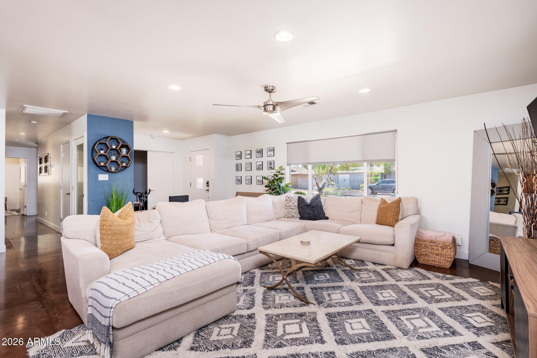 8426 E BONITA Drive