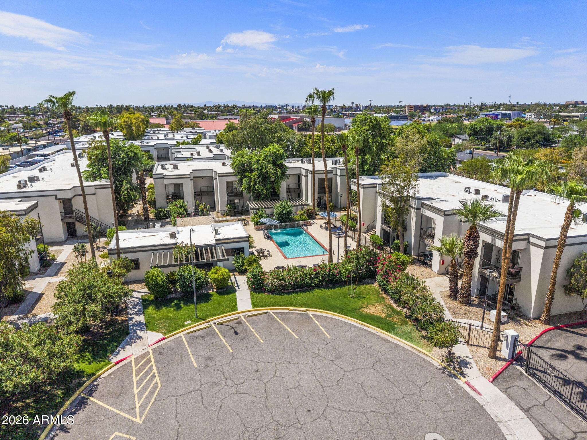 740 W ELM Street 207