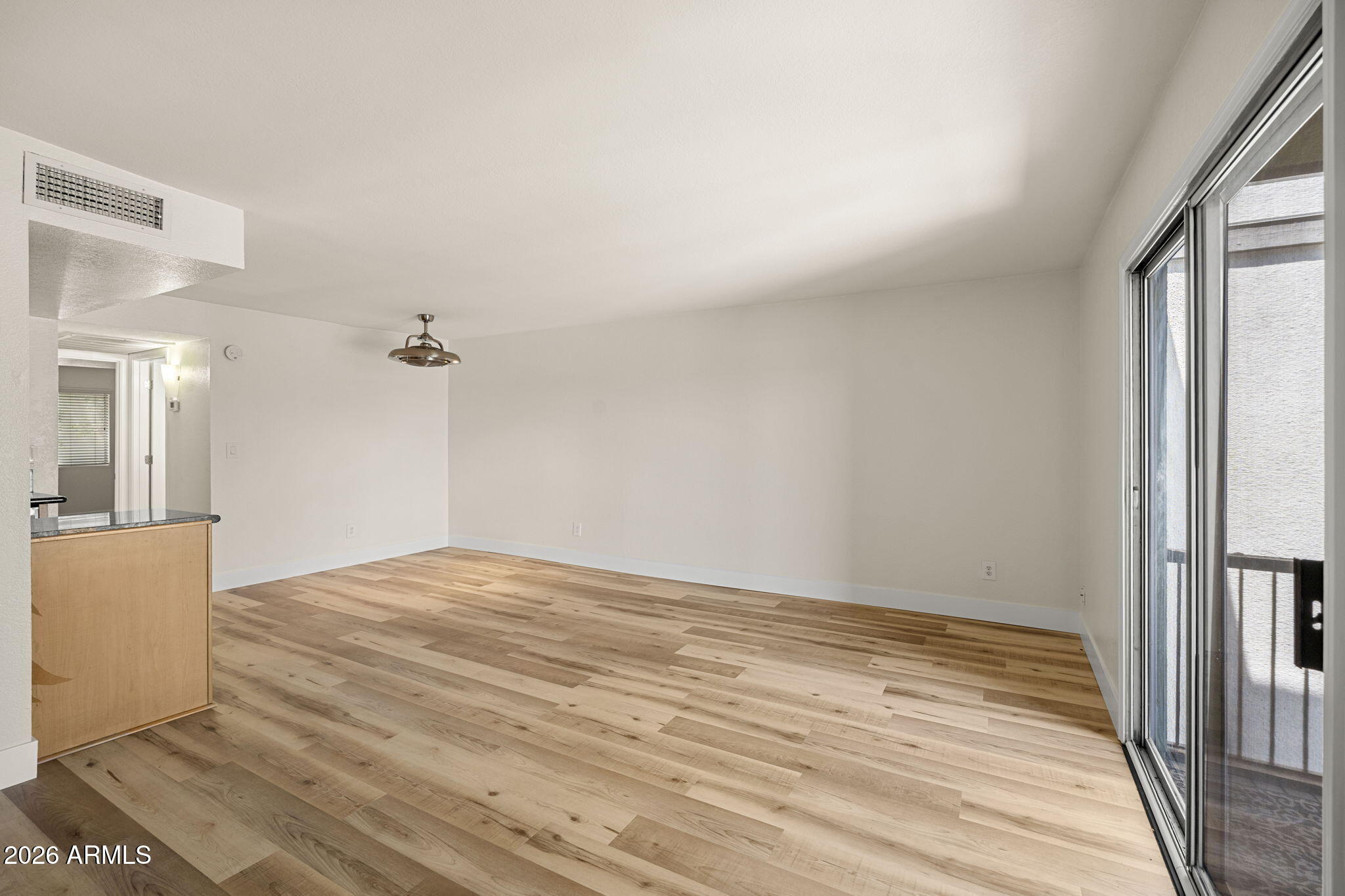740 W ELM Street 207