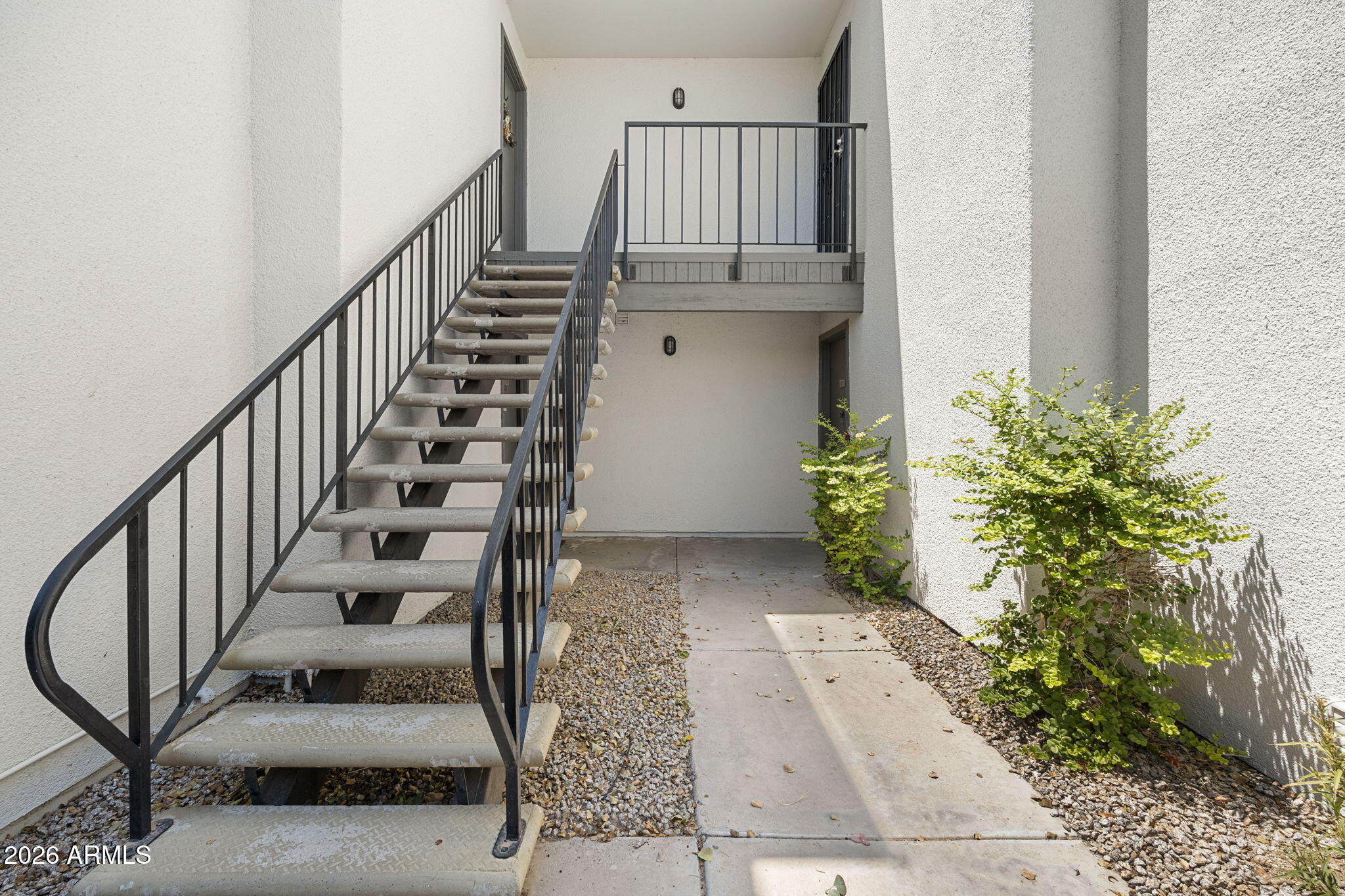 740 W ELM Street 207