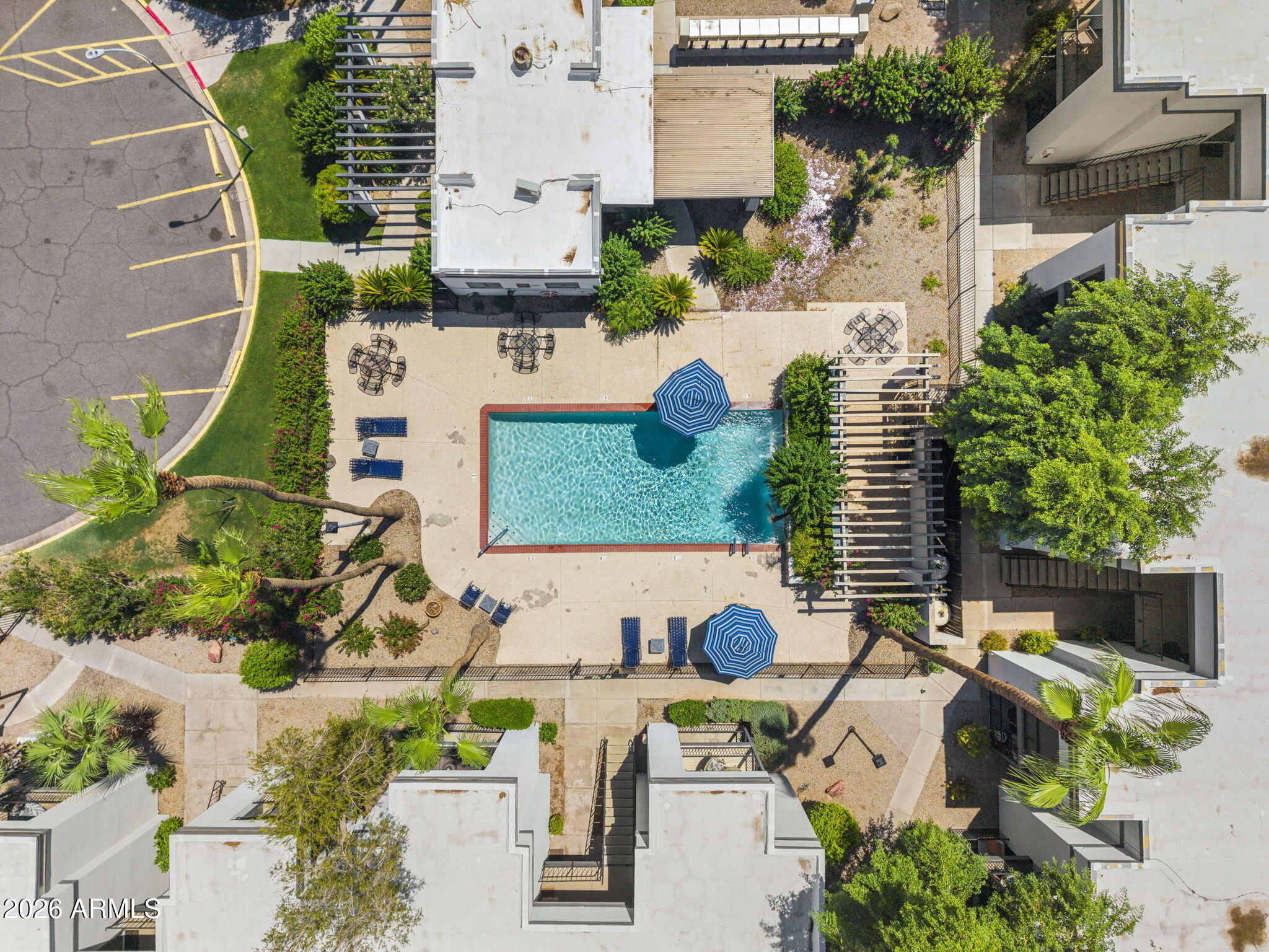 740 W ELM Street 207