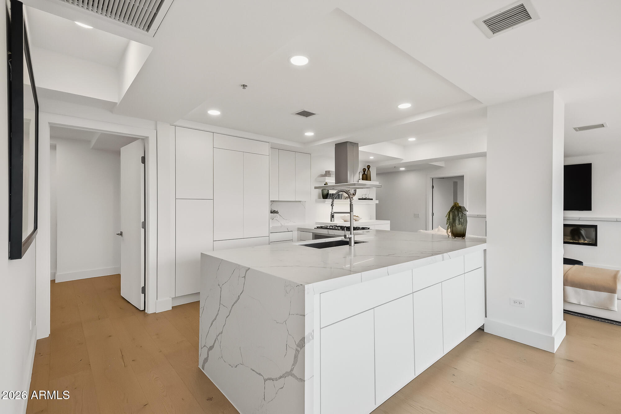 7137 E RANCHO VISTA Drive 7008
