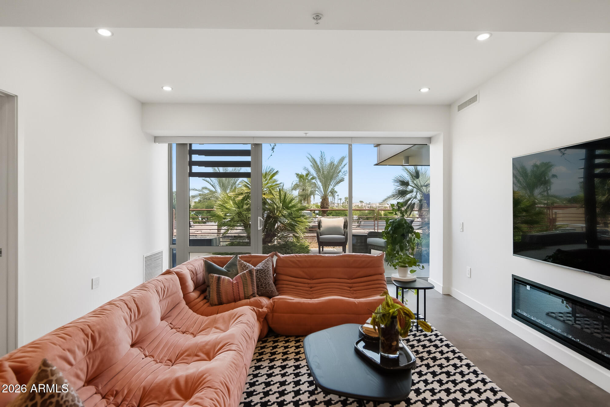 7167 E RANCHO VISTA Drive 4010