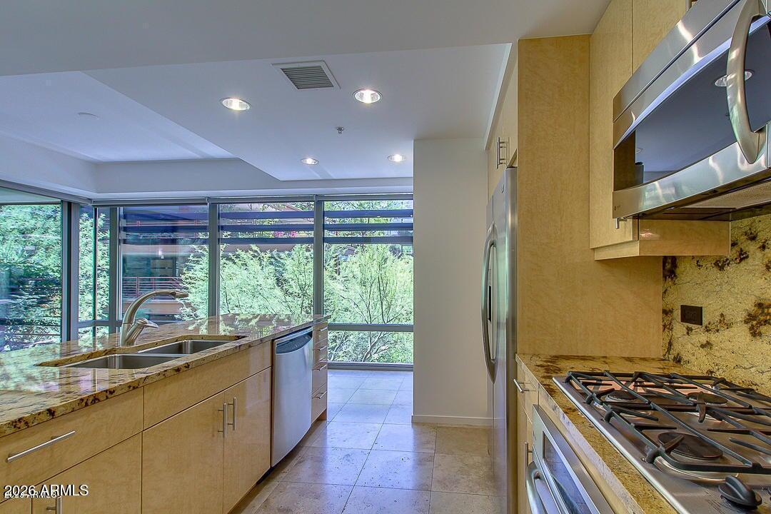7131 E RANCHO VISTA Drive 3001
