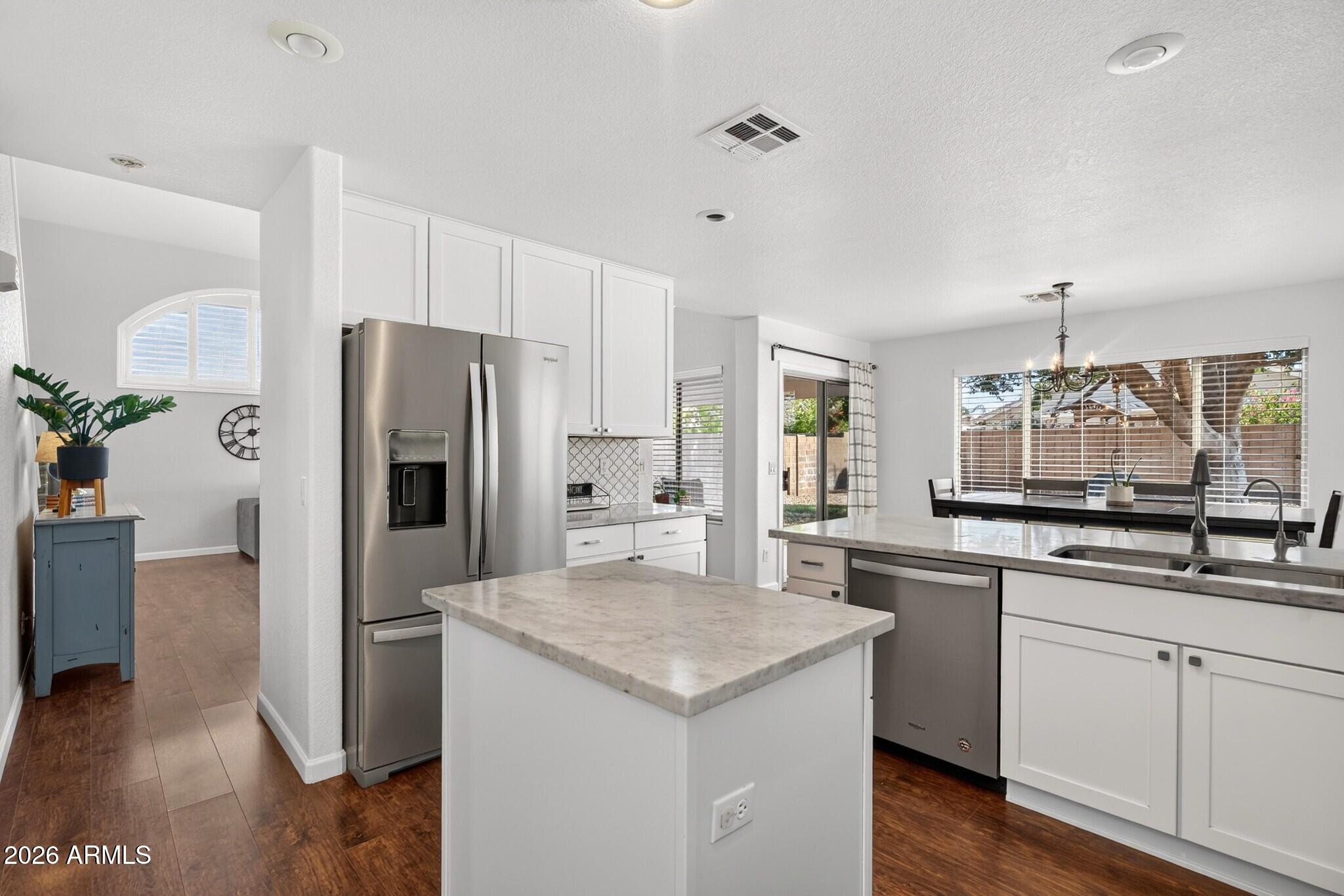 1885 W RAVEN Drive