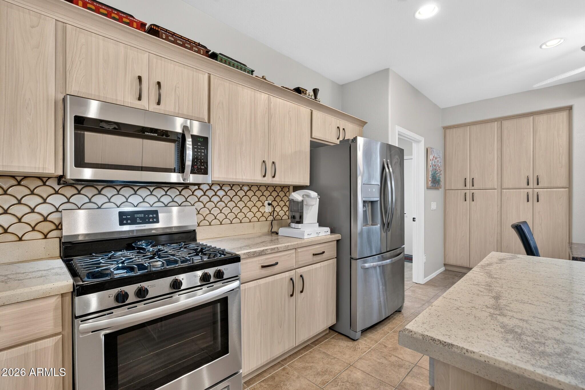 12376 W RUNNING DEER Trail