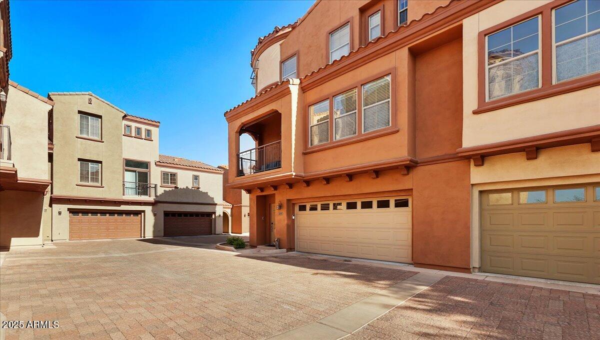 3935 E ROUGH RIDER Road 1016