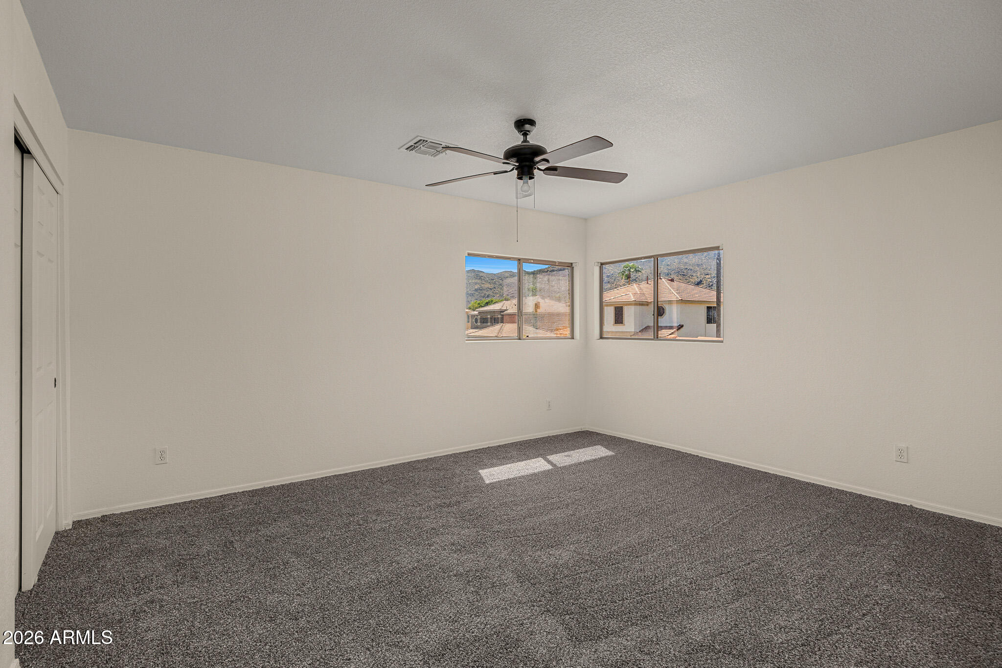 1226 E GWEN Street