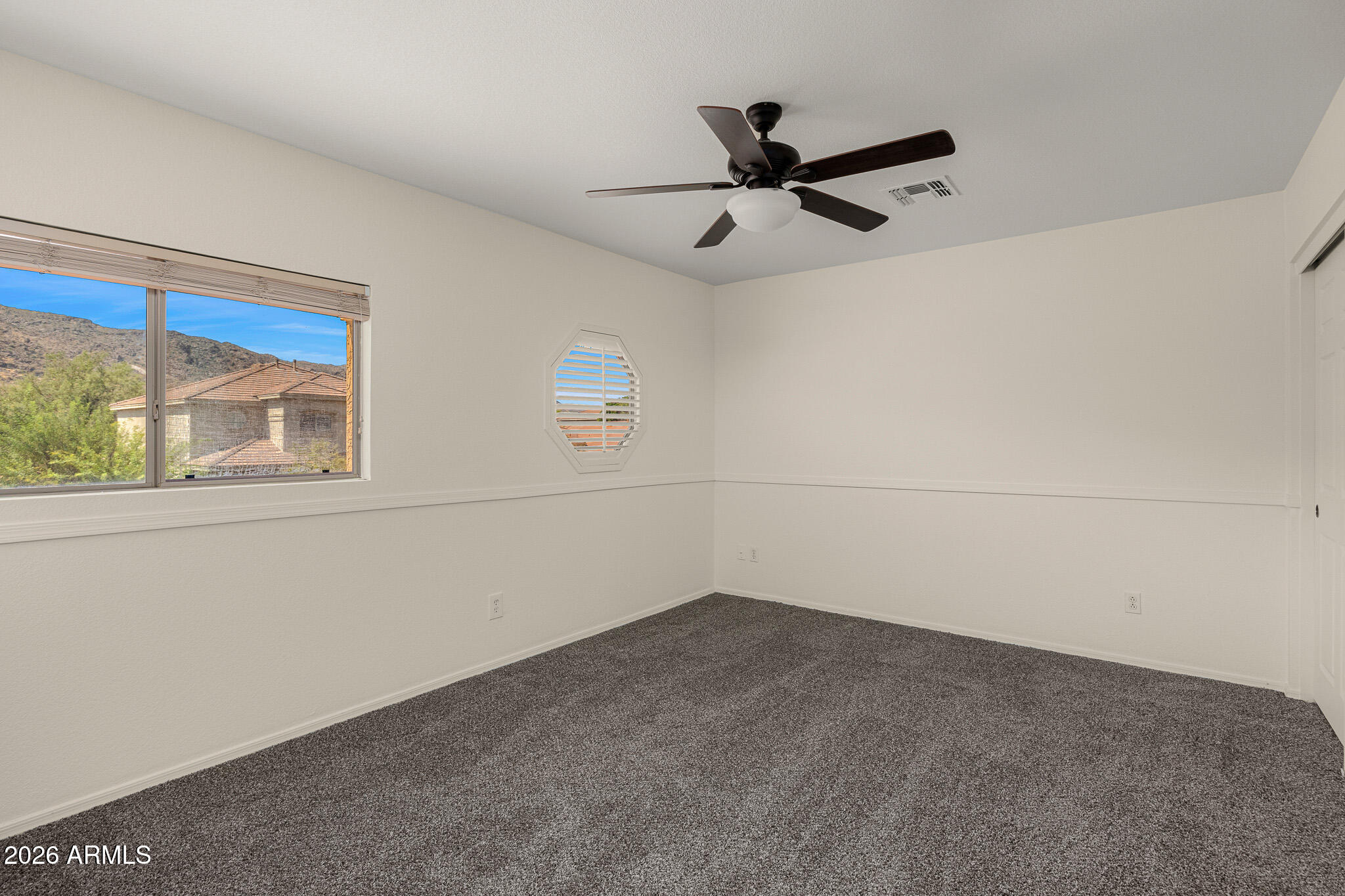 1226 E GWEN Street