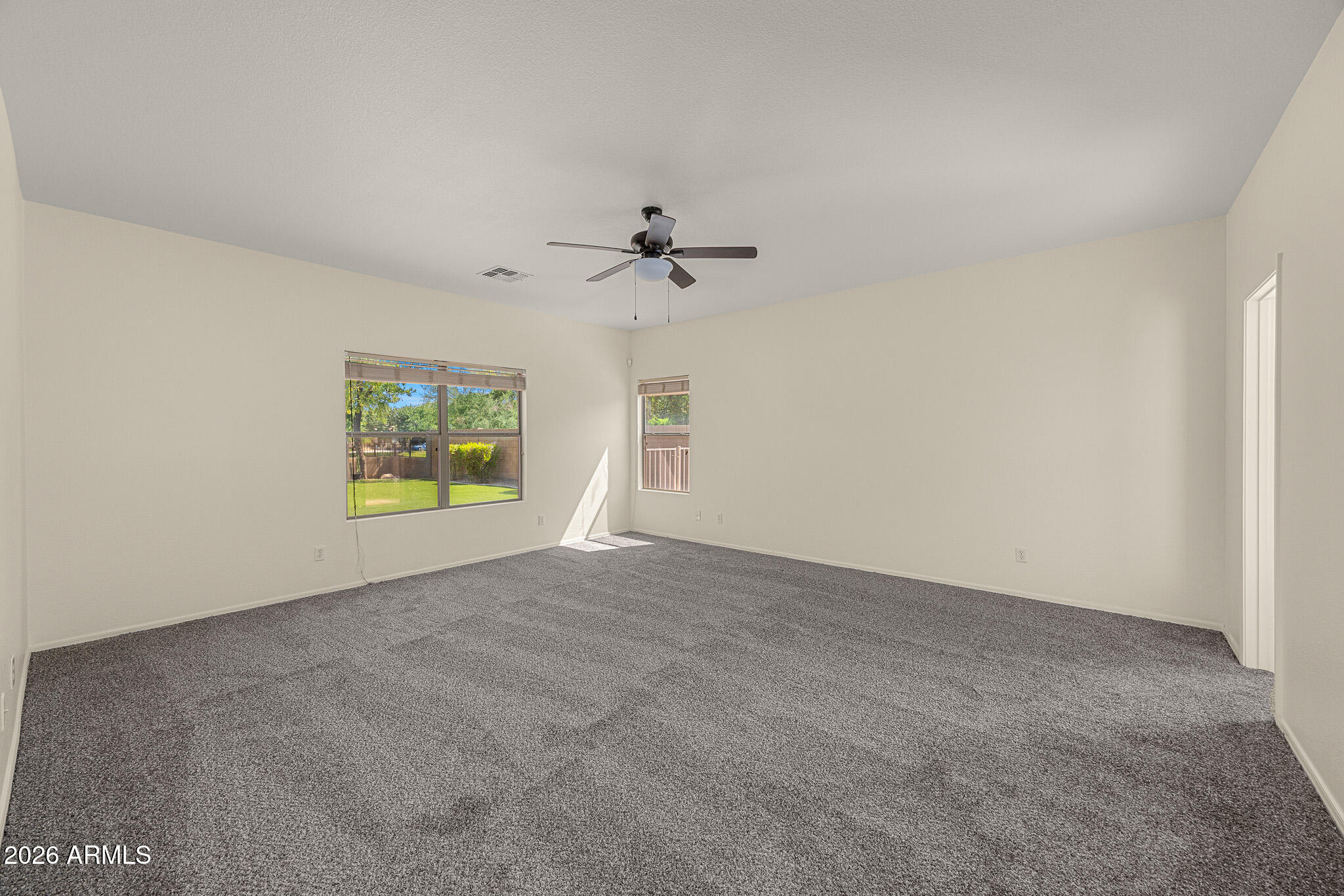 1226 E GWEN Street