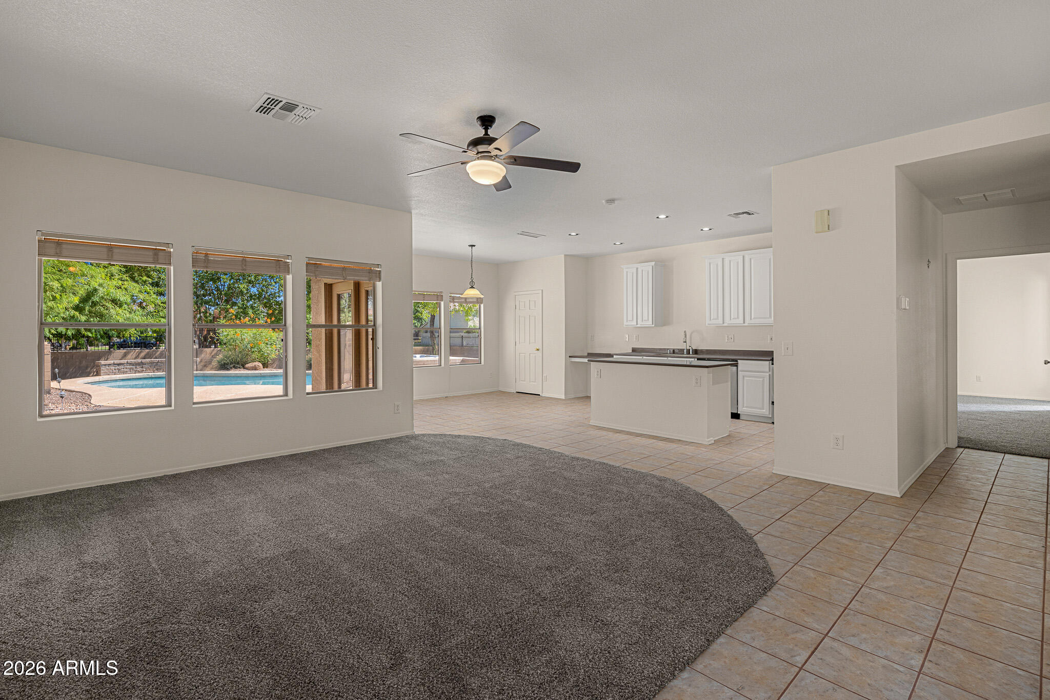 1226 E GWEN Street