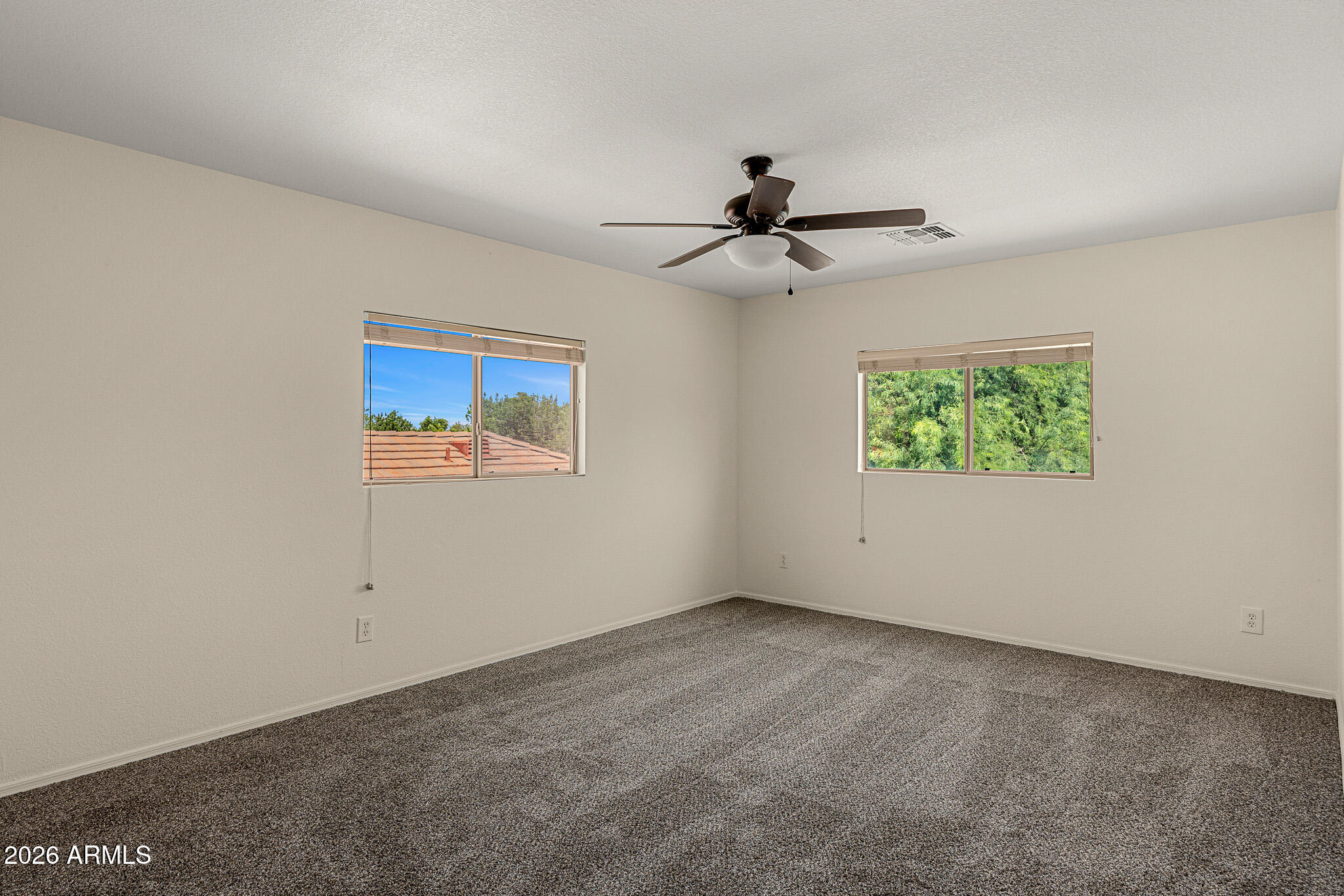 1226 E GWEN Street
