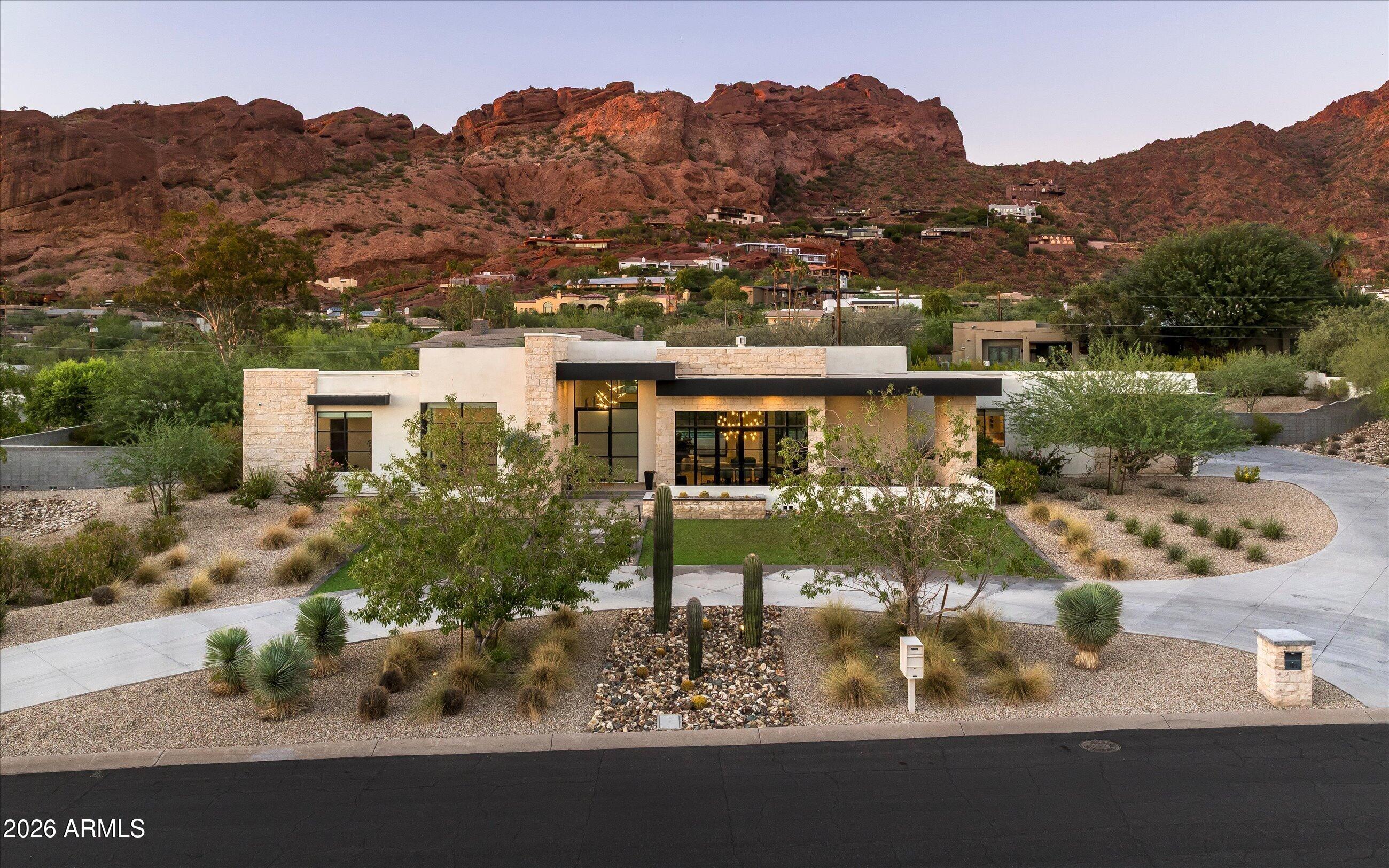 4822 E PALOMINO Road