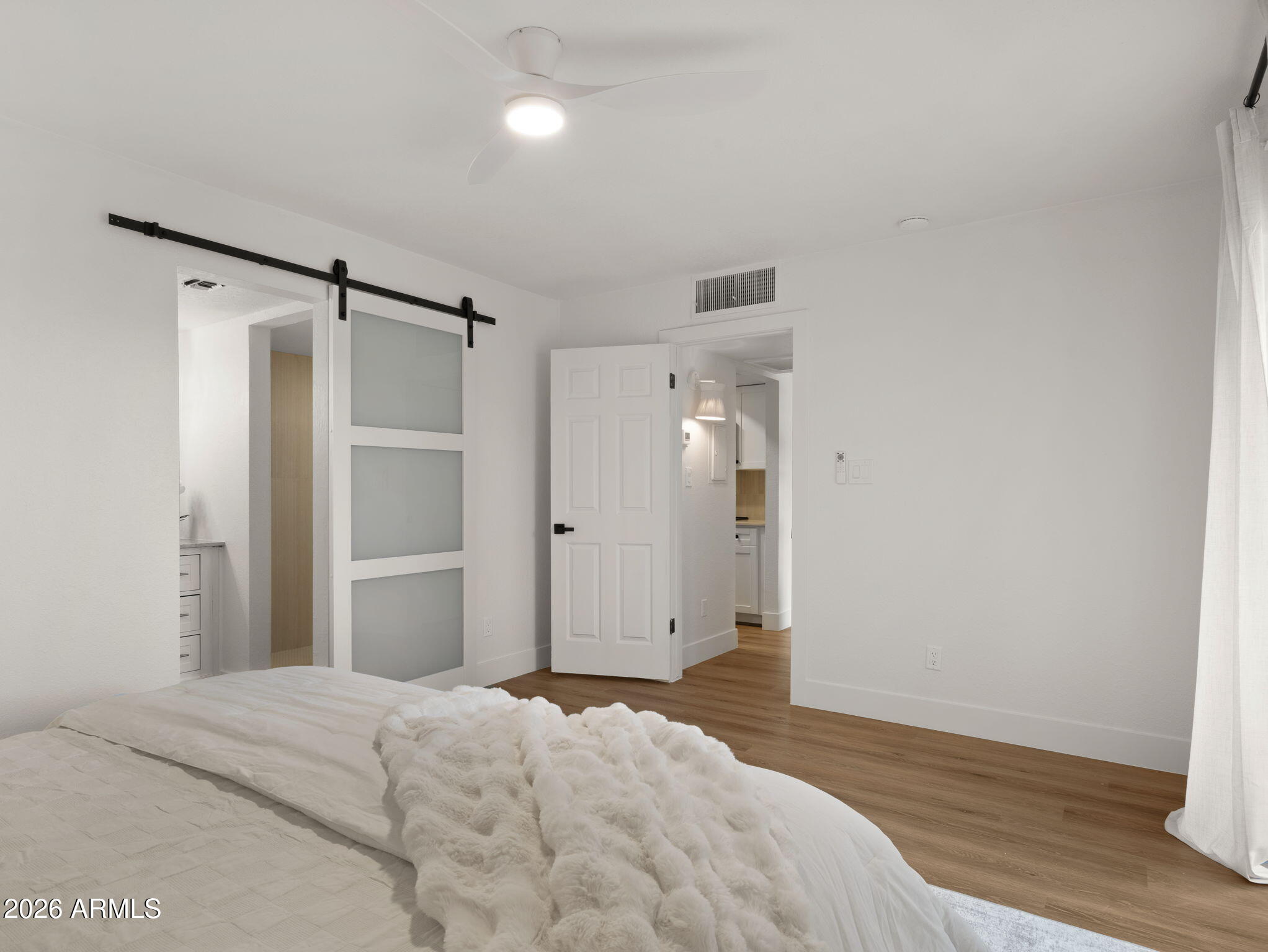 8649 E ROYAL PALM Road 213