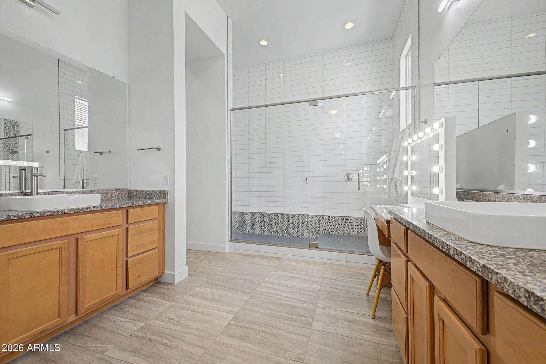 3671 E AQUARIUS Place
