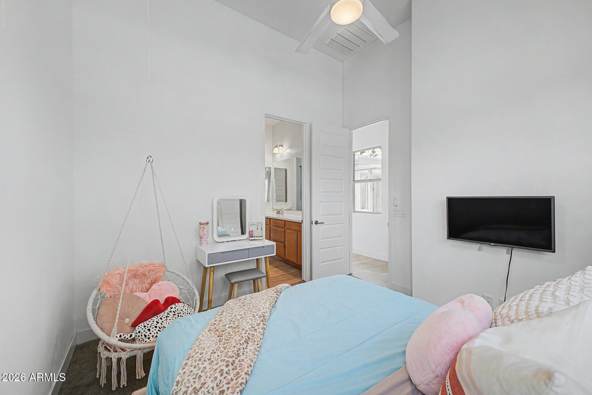3671 E AQUARIUS Place