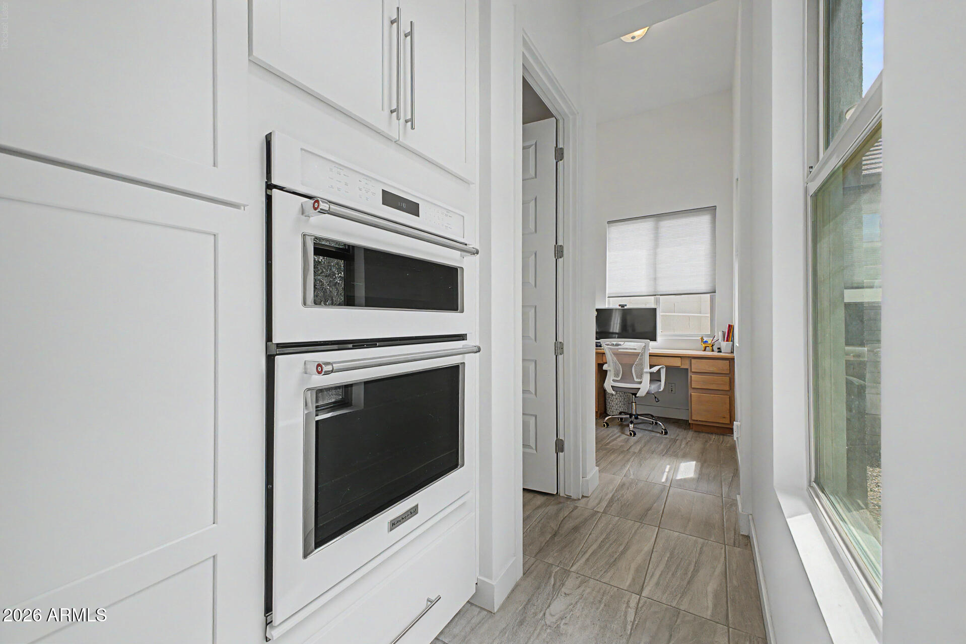 3671 E AQUARIUS Place