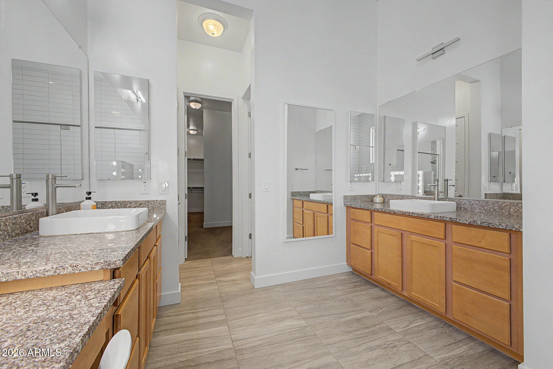 3671 E AQUARIUS Place