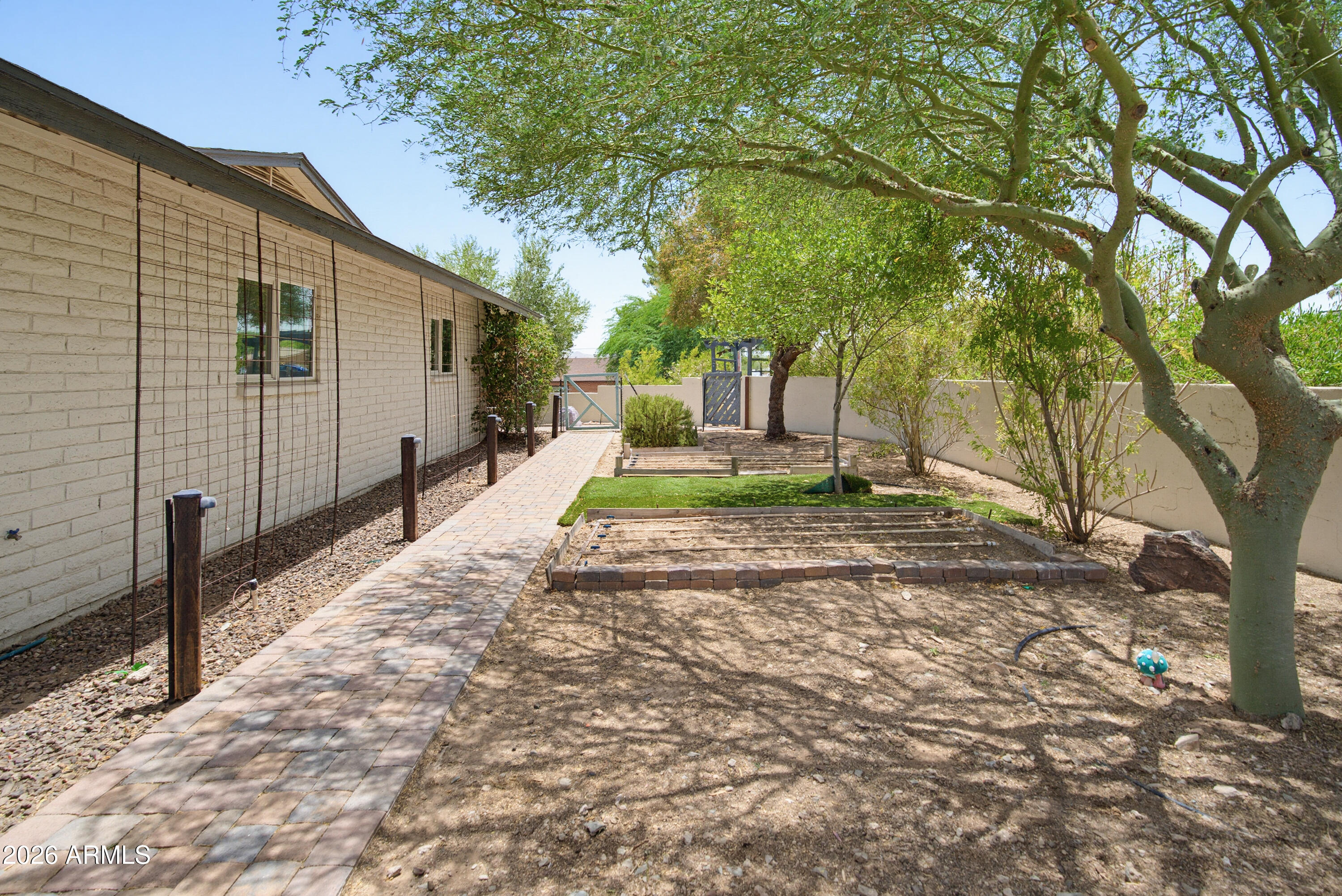 2810 E Joan D'Arc Avenue