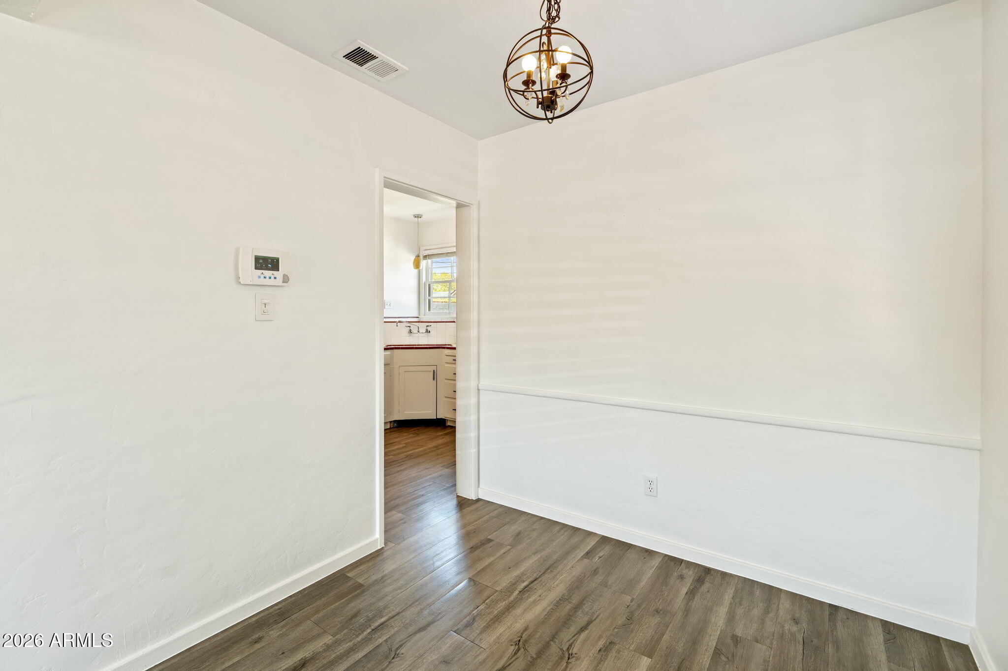 334 W Lewis Avenue