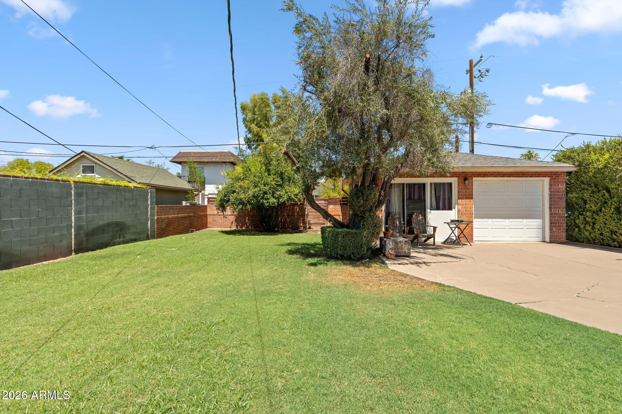 334 W Lewis Avenue