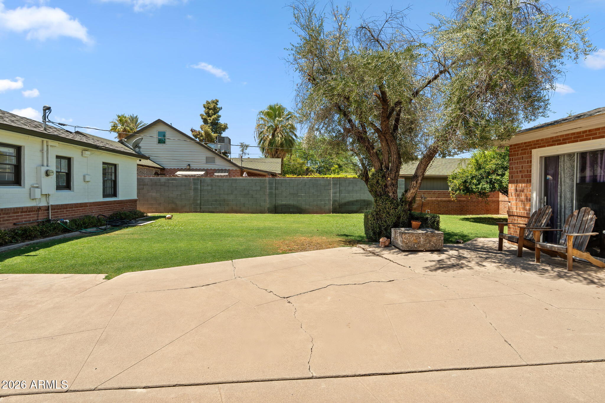 334 W Lewis Avenue