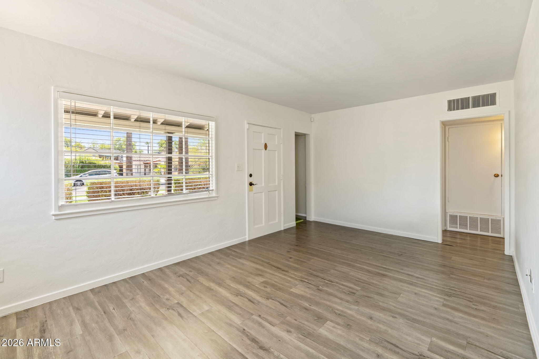 334 W Lewis Avenue