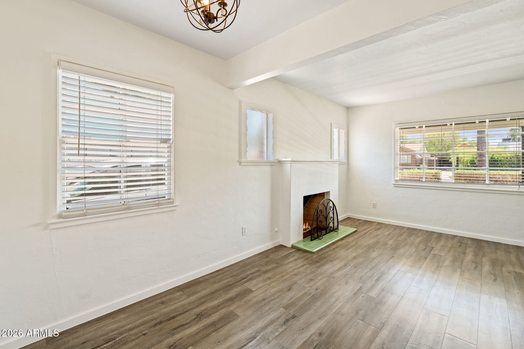 334 W Lewis Avenue