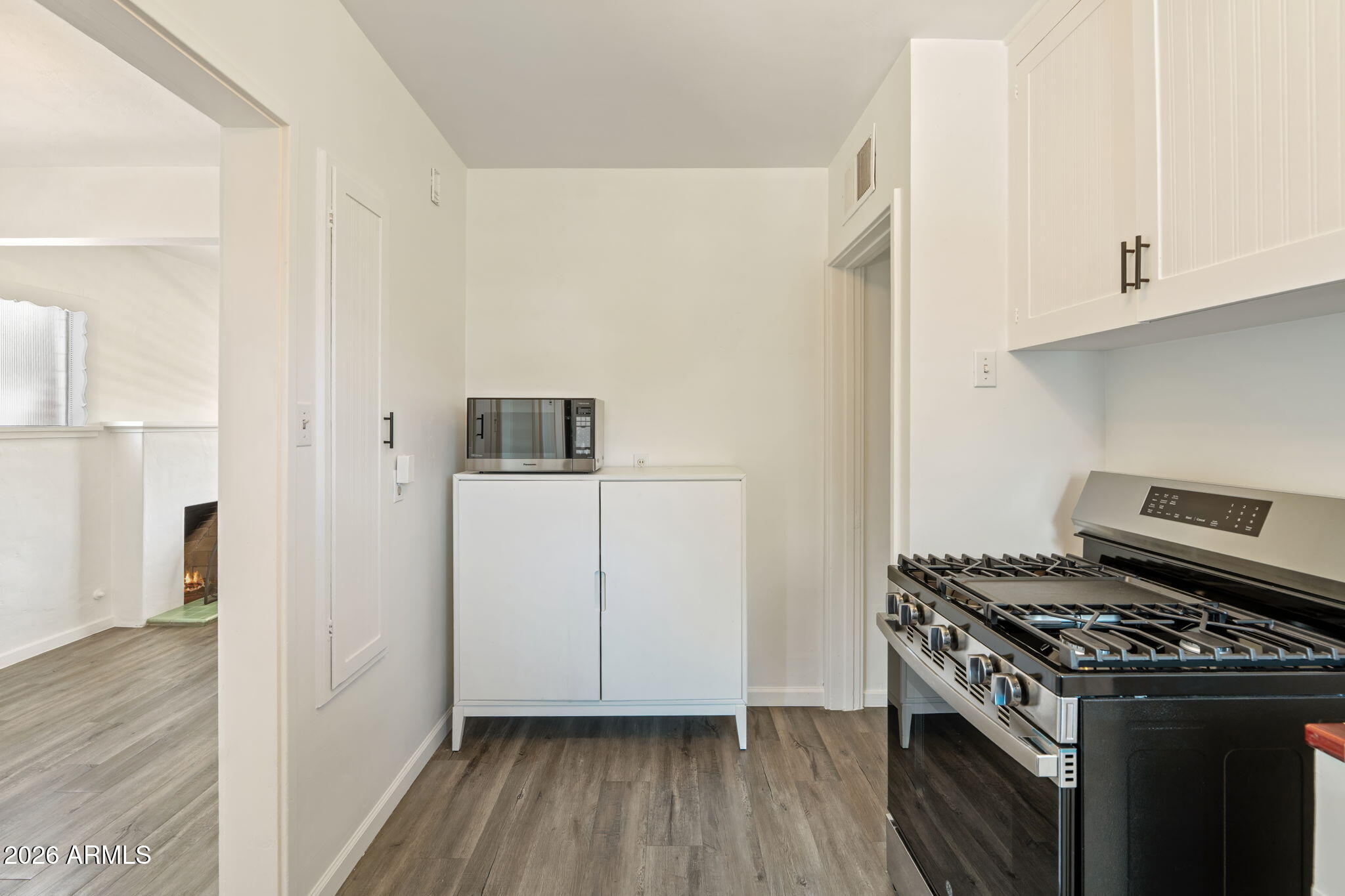 334 W Lewis Avenue