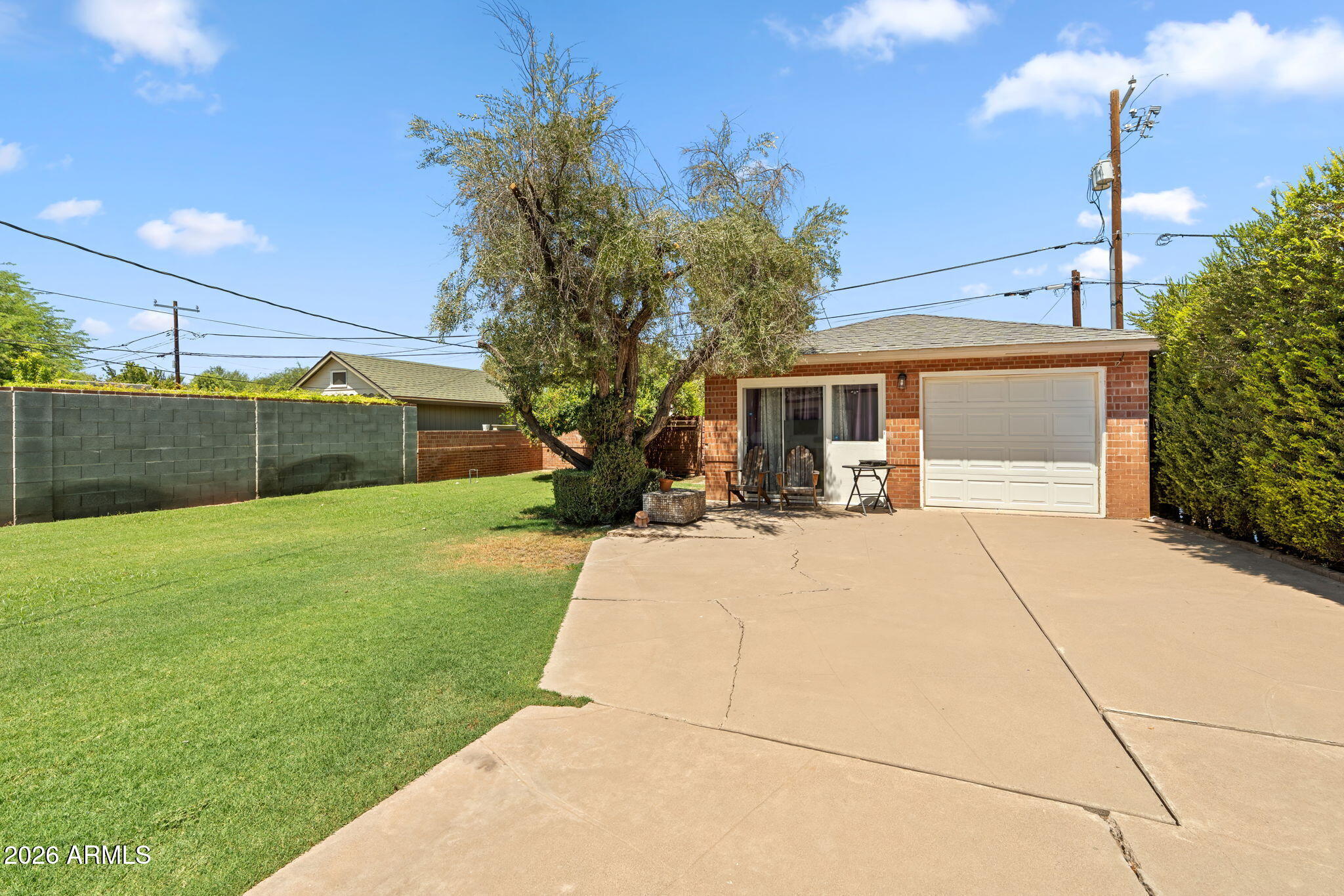 334 W Lewis Avenue