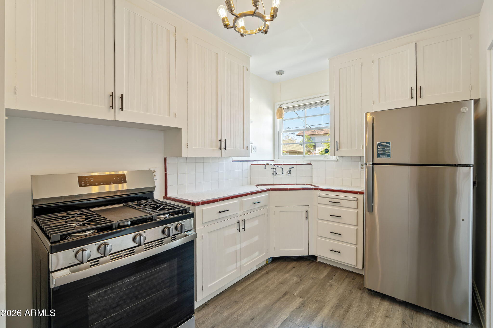 334 W Lewis Avenue