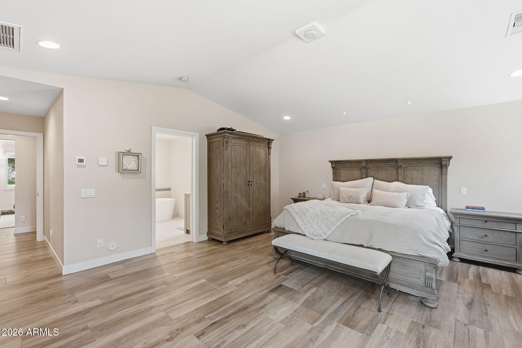3427 E MARIPOSA Street