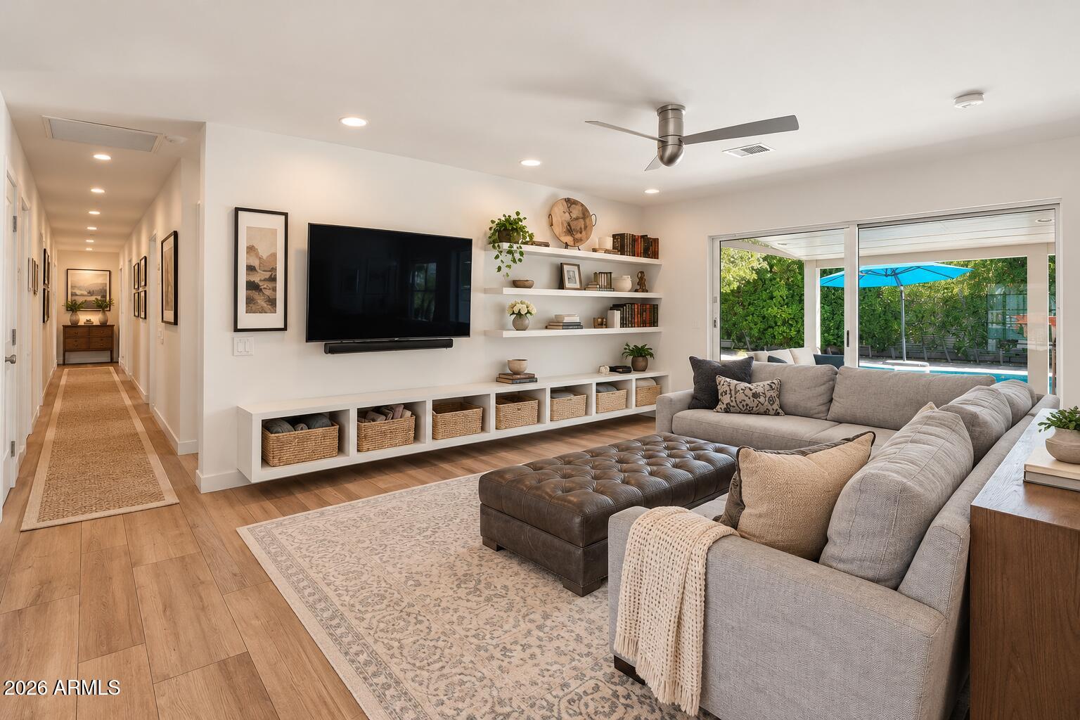 3427 E MARIPOSA Street