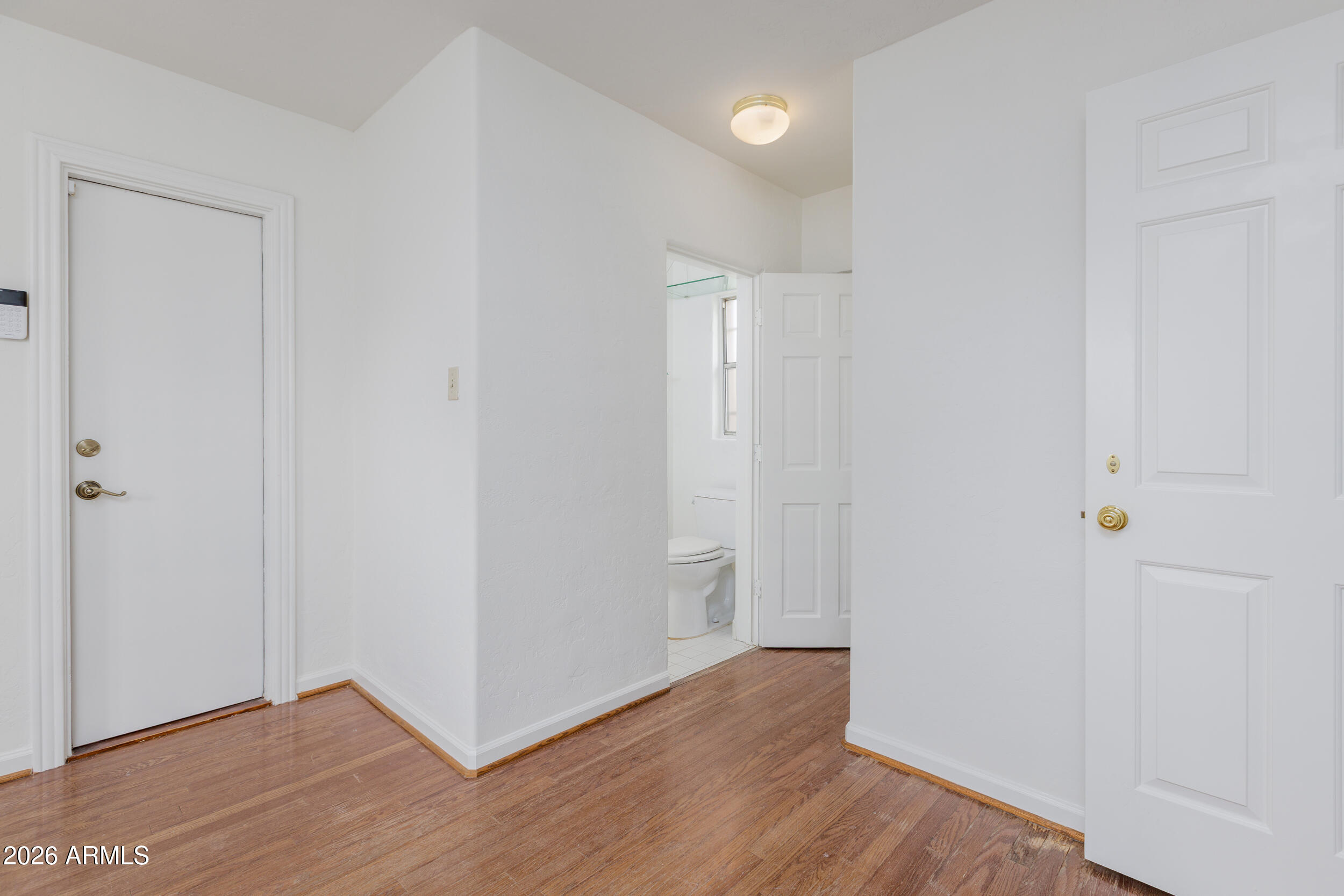 301 W Holly Street