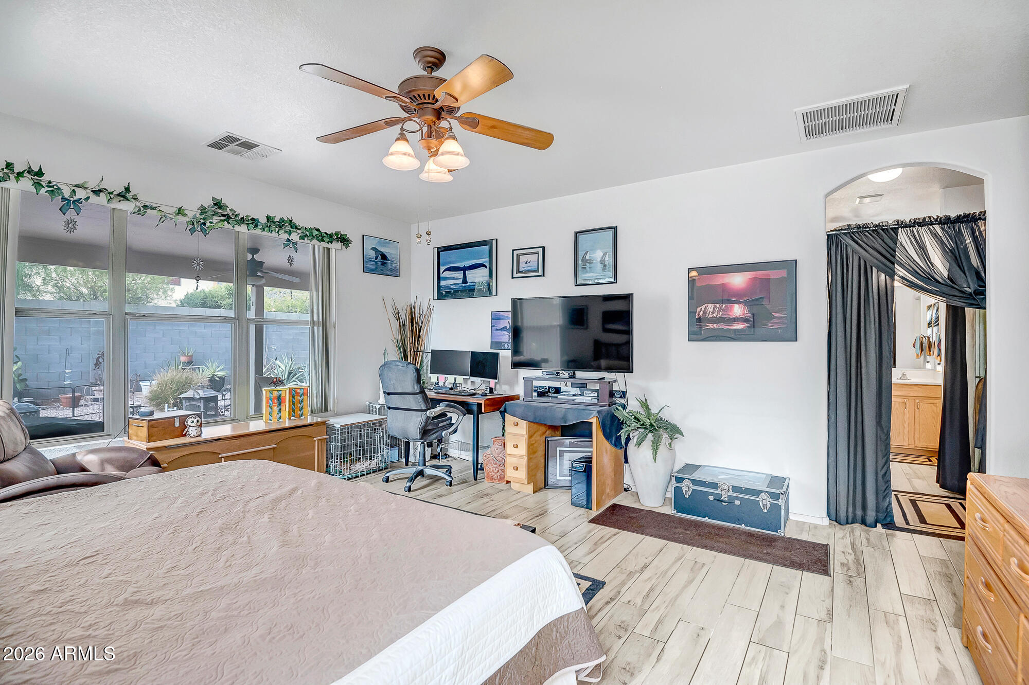 2945 W GOLDMINE MOUNTAIN Drive