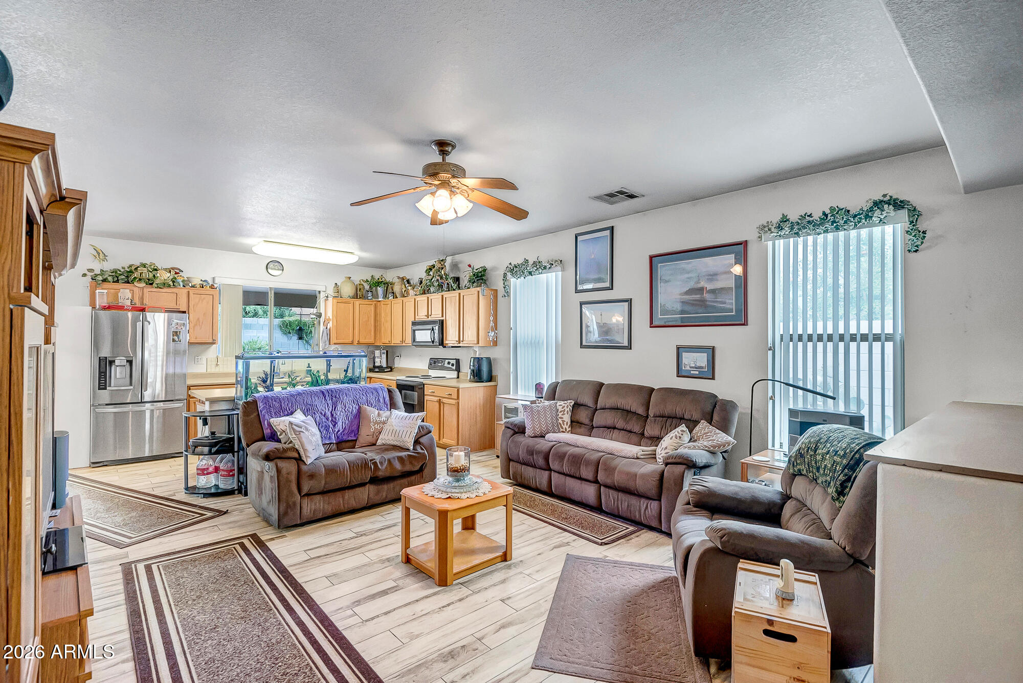 2945 W GOLDMINE MOUNTAIN Drive