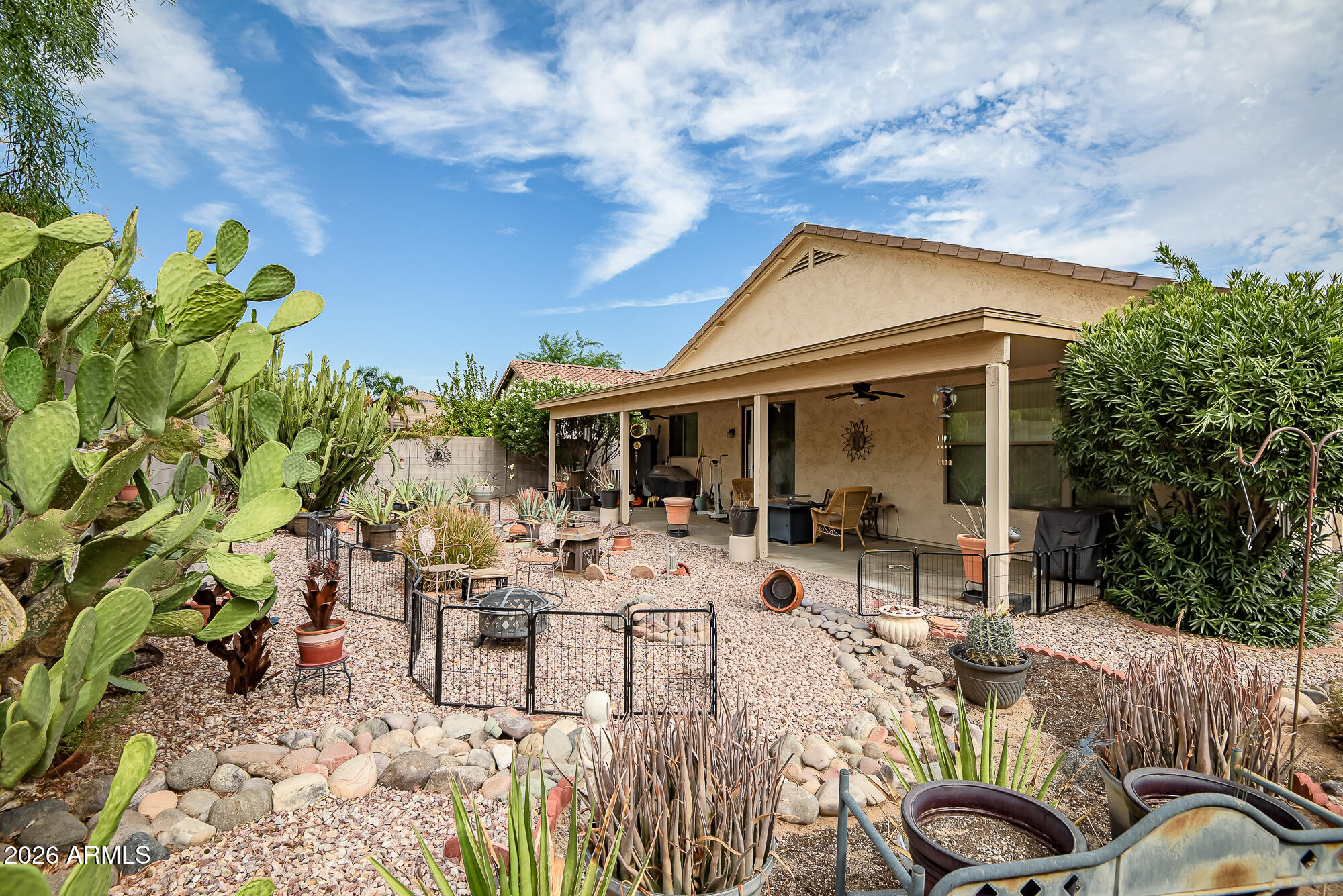 2945 W GOLDMINE MOUNTAIN Drive