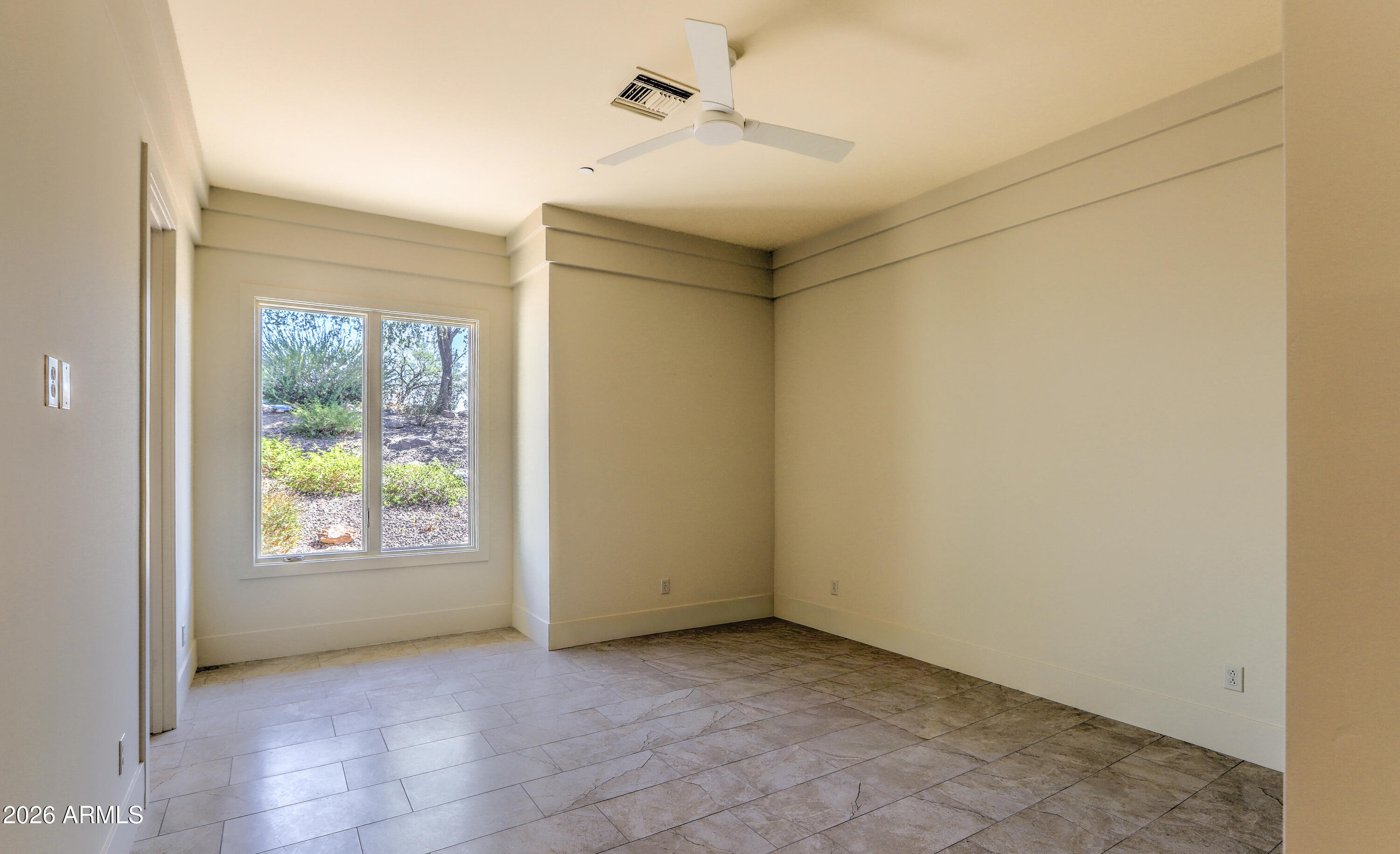 10031 N PALISADES Boulevard