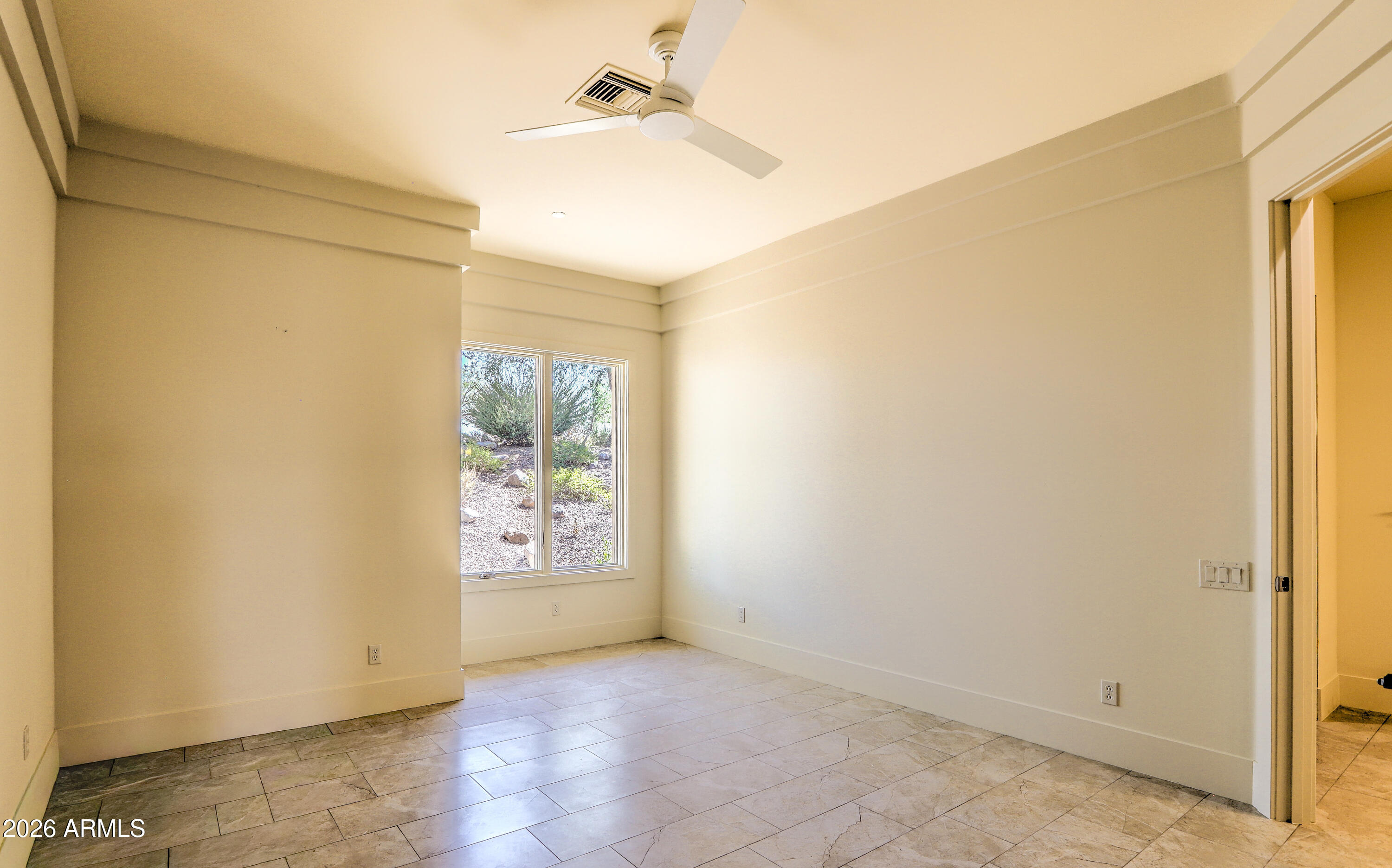 10031 N PALISADES Boulevard