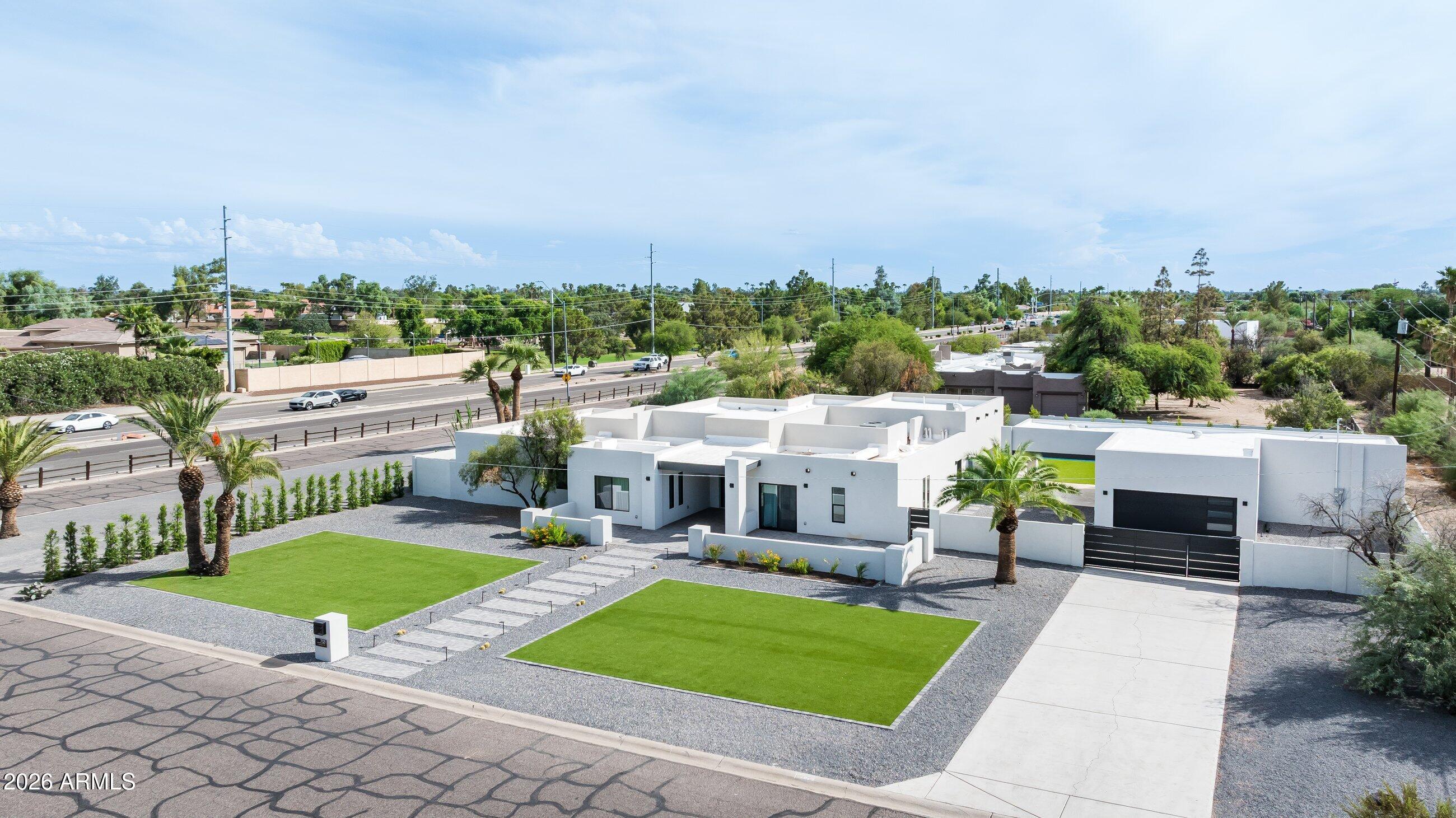 7121 E LARKSPUR Drive