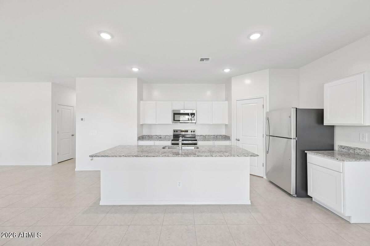 5899 E HORNBLENDE Way