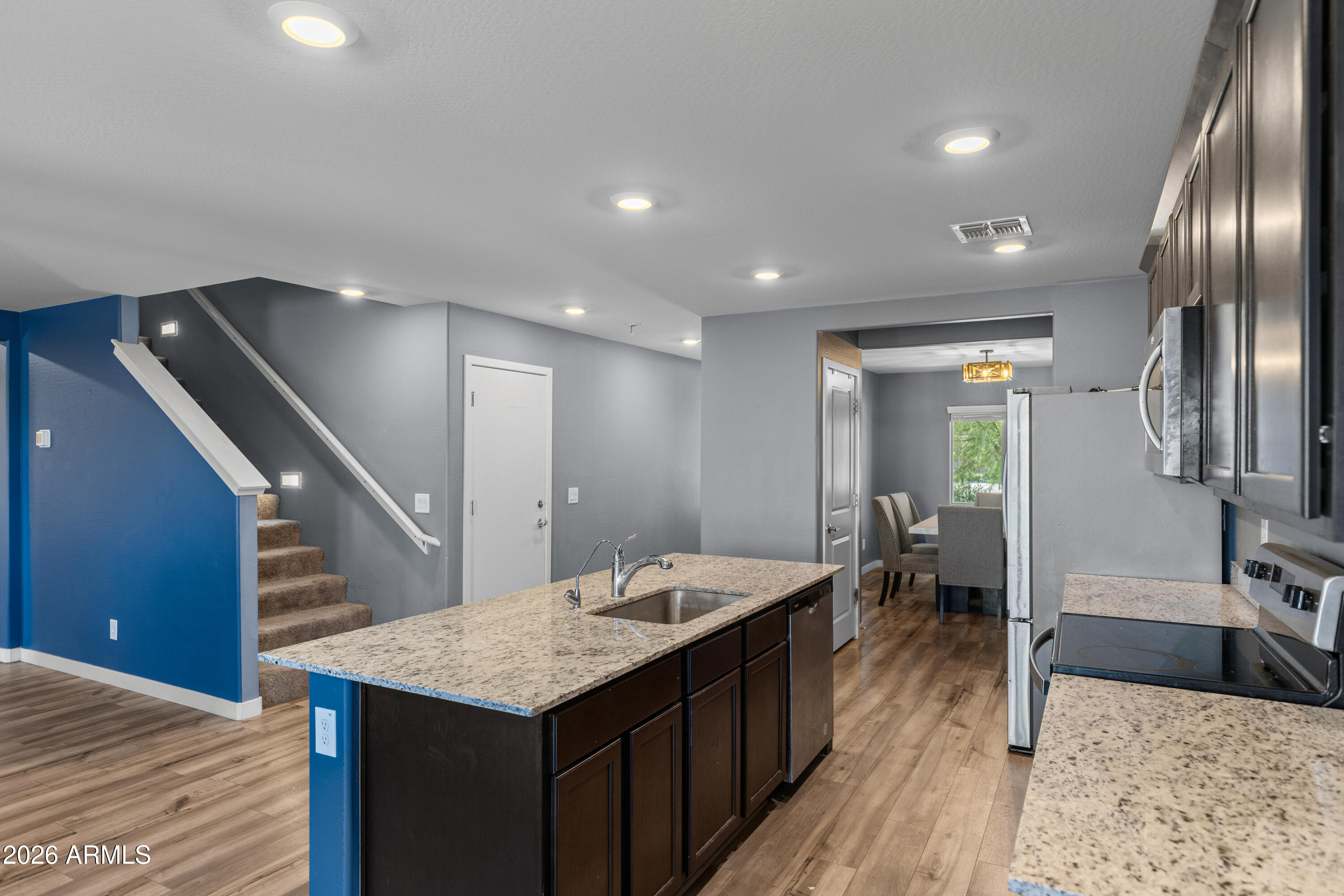 960 W 20TH Street