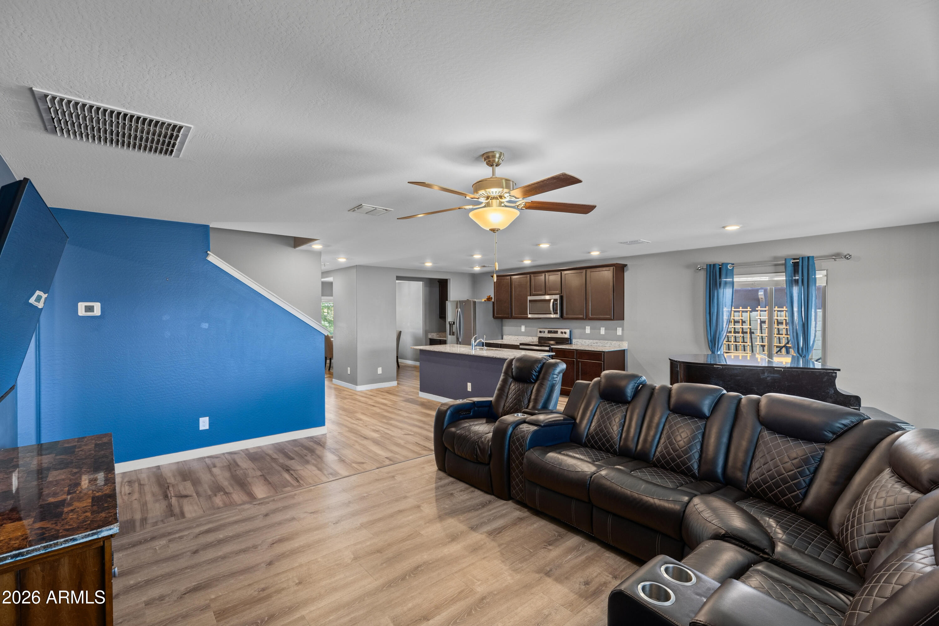 960 W 20TH Street