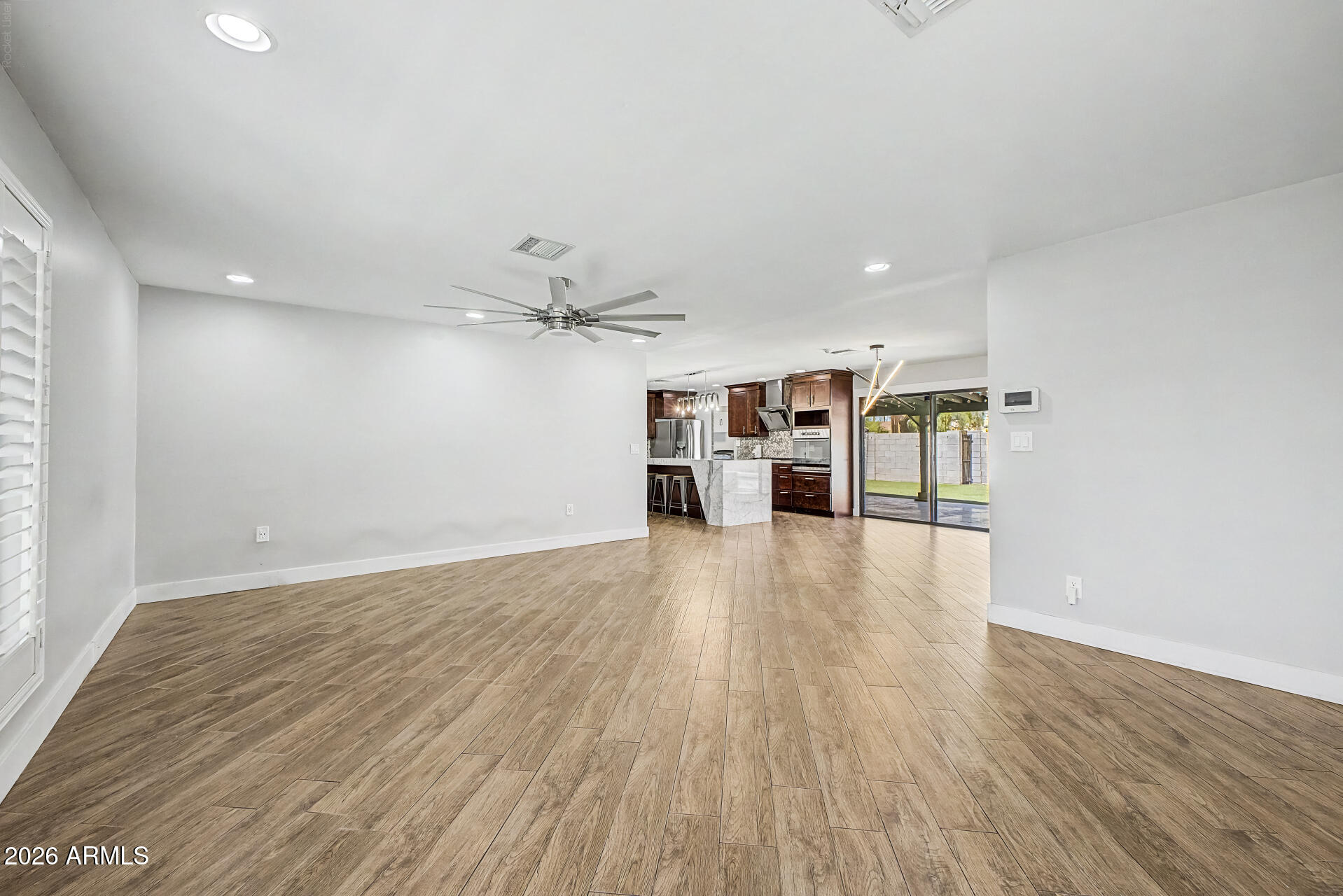 8326 E HUBBELL Street