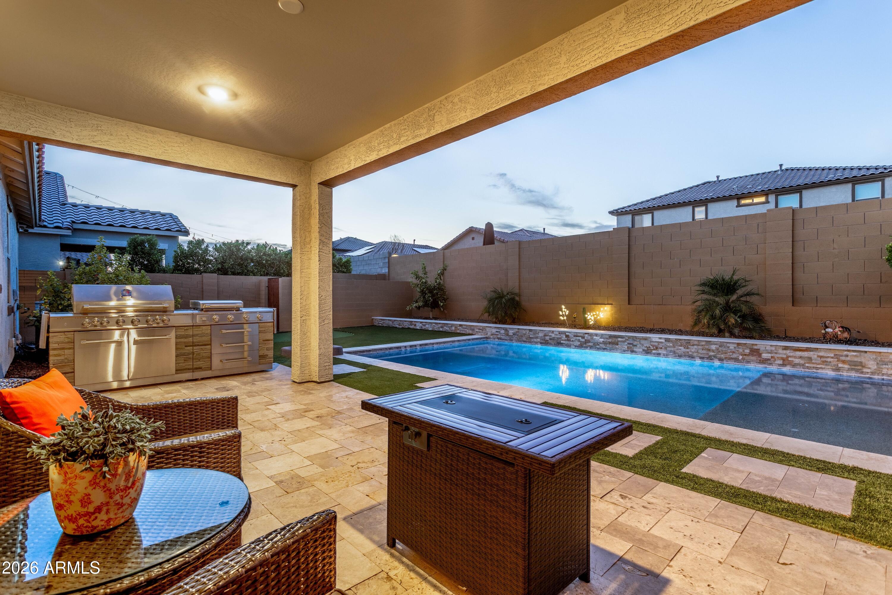 17146 W RUNNING DEER Trail