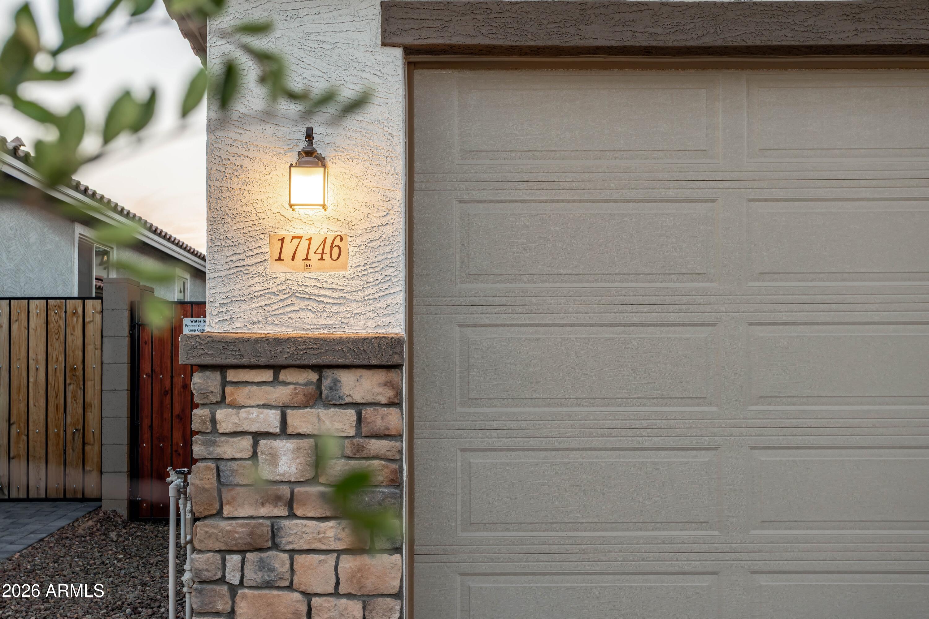 17146 W RUNNING DEER Trail