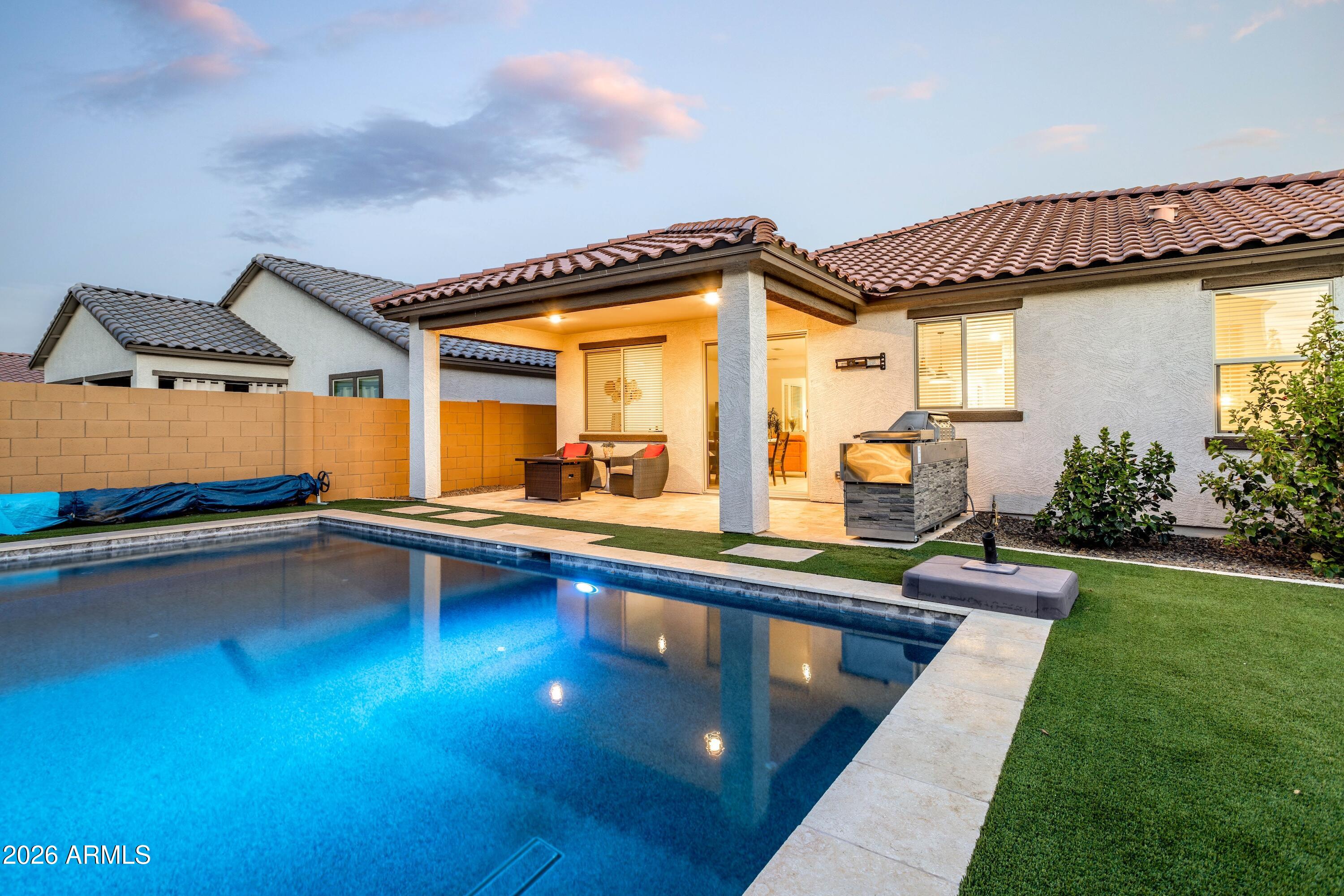 17146 W RUNNING DEER Trail